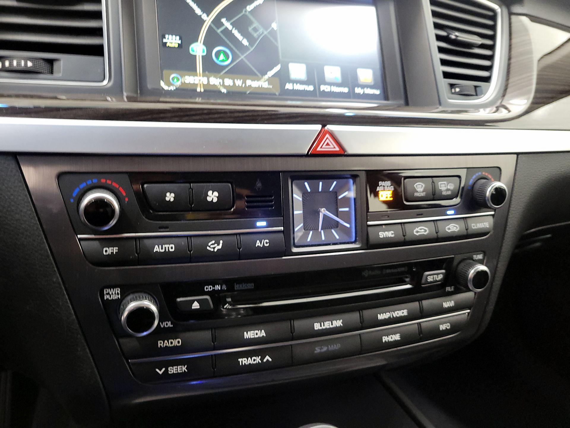 Thumbnail: 2015 Hyundai Genesis - 17