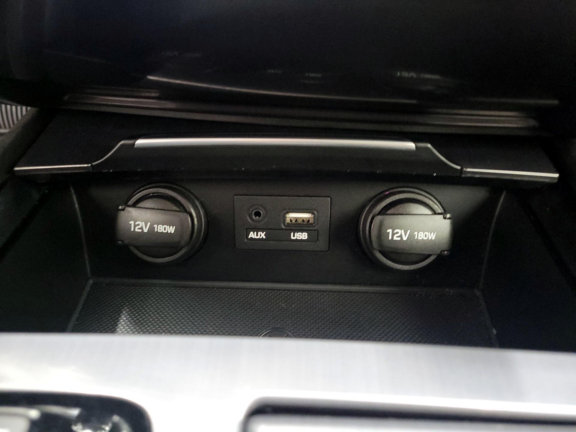 Thumbnail: 2015 Hyundai Genesis - 19