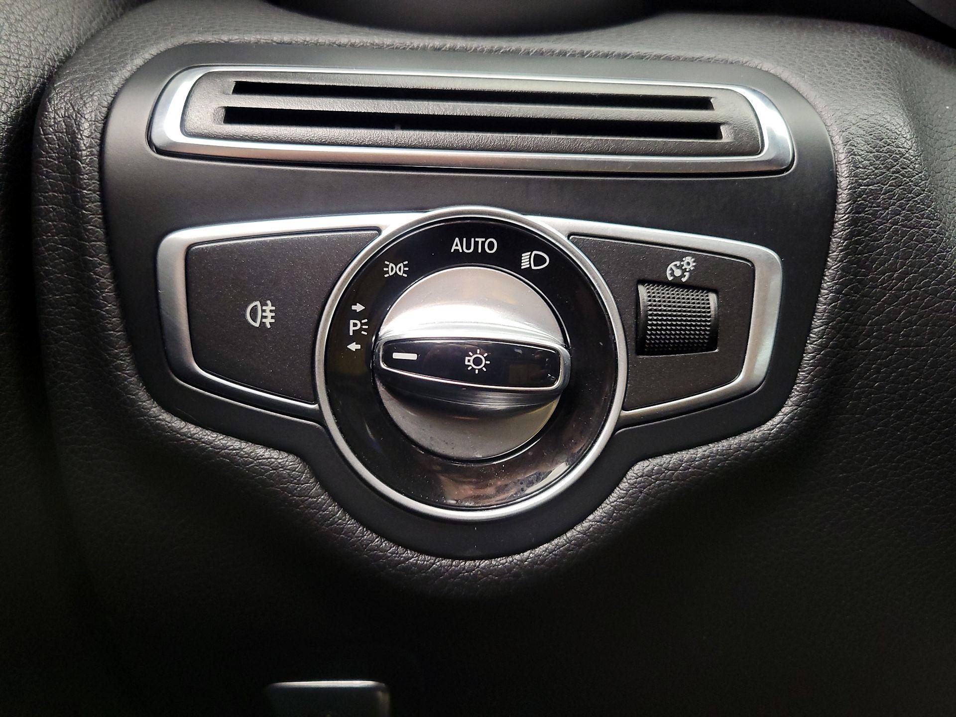 Thumbnail: 2017 Mercedes-Benz C-Class - 13