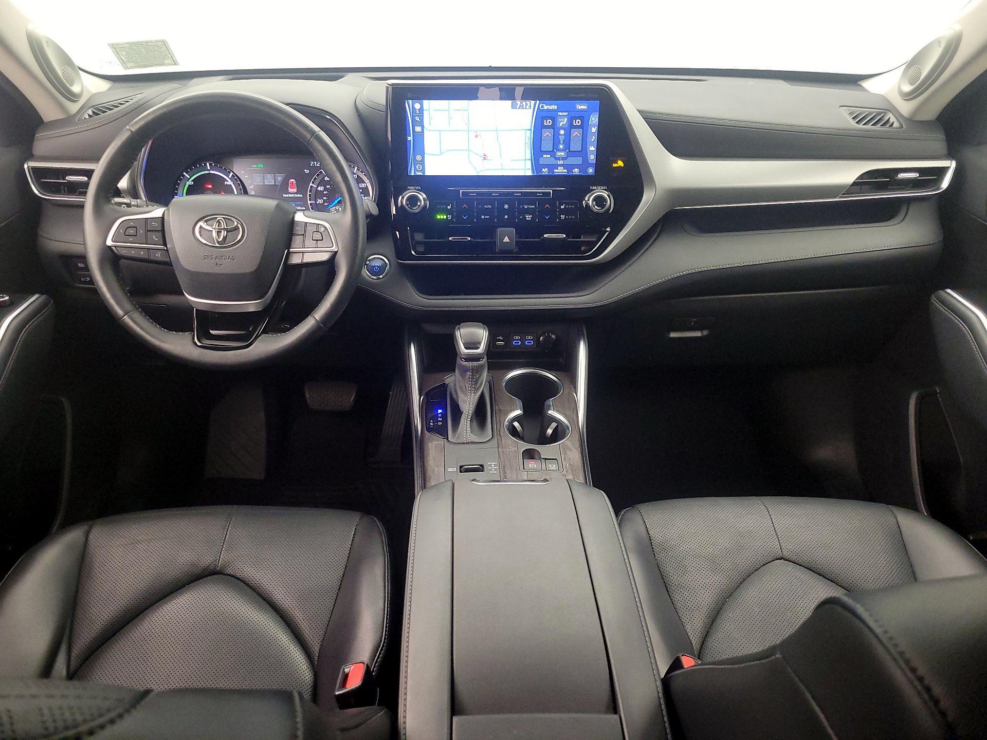 Thumbnail: 2022 Toyota Highlander - 9