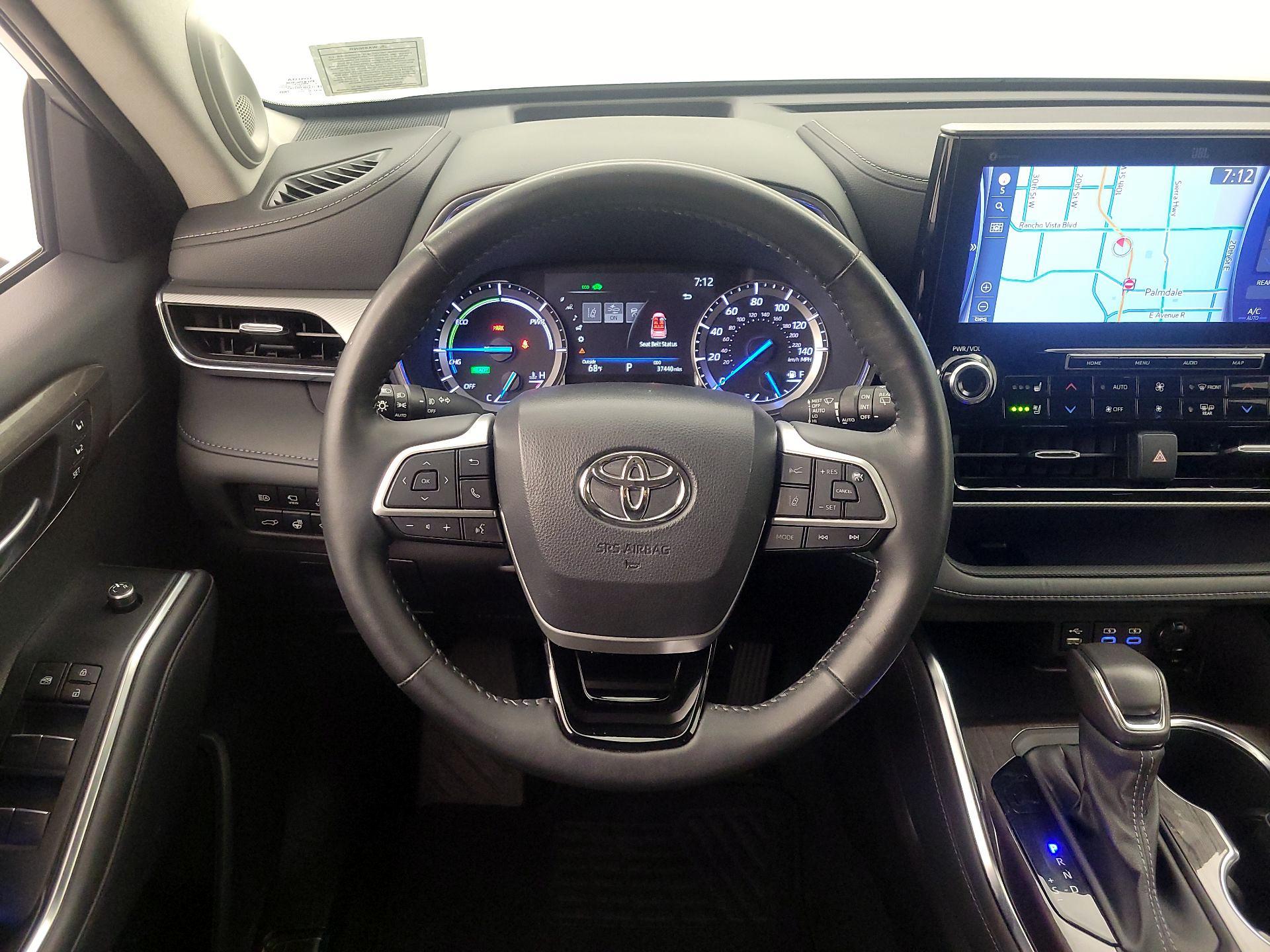 Thumbnail: 2022 Toyota Highlander - 10