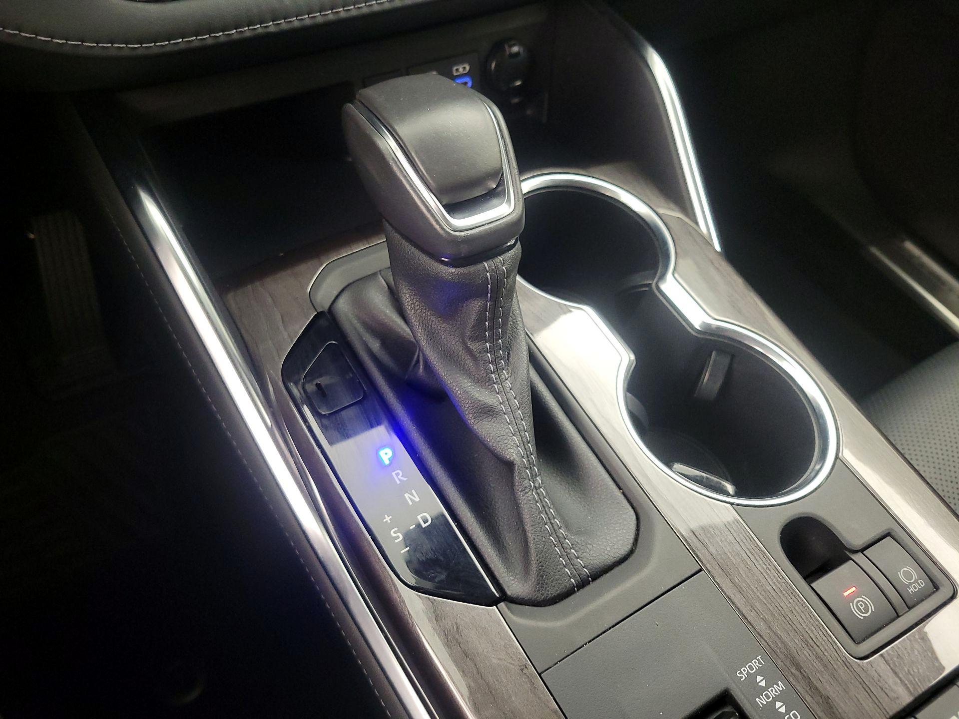 Thumbnail: 2022 Toyota Highlander - 18