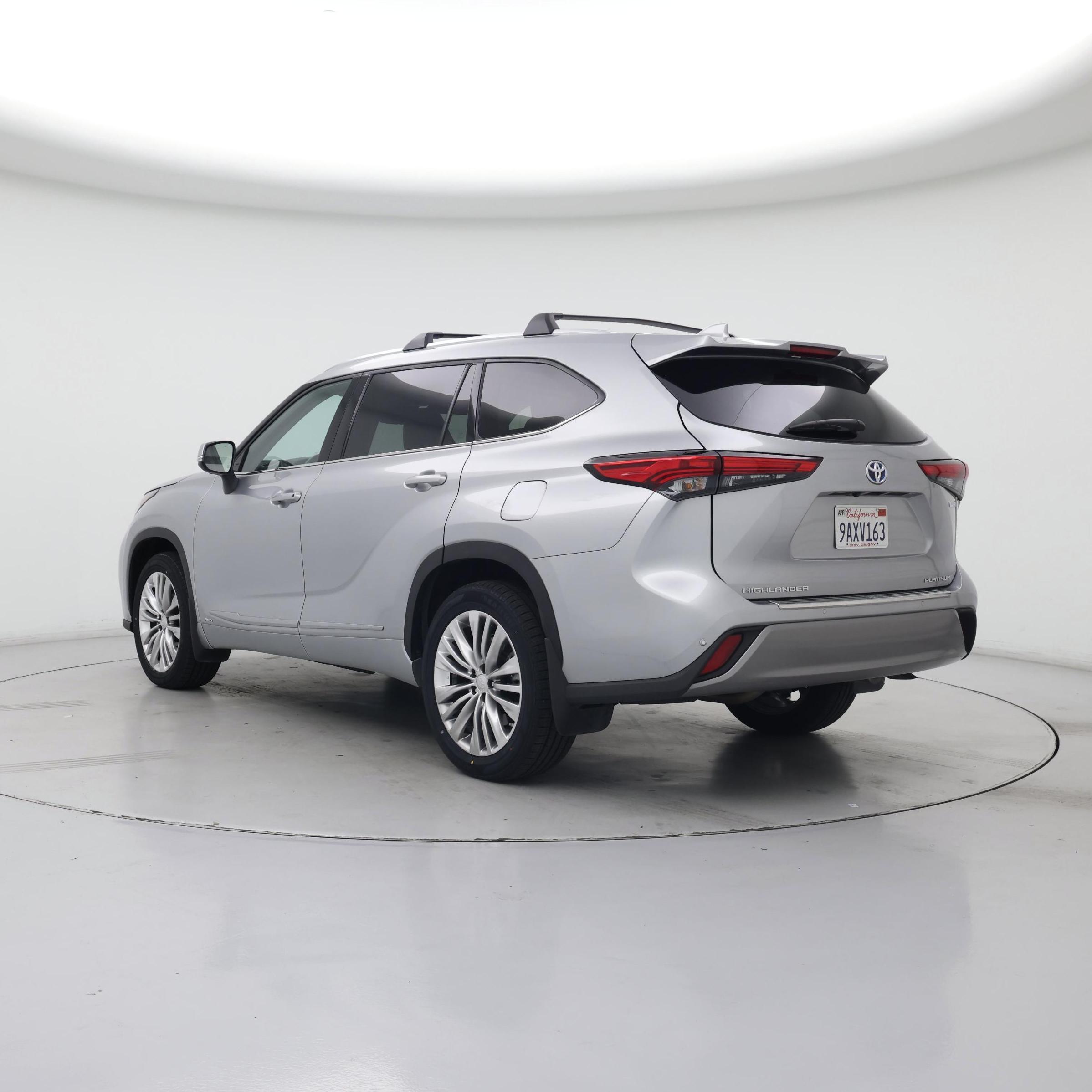 Thumbnail: 2022 Toyota Highlander - 2