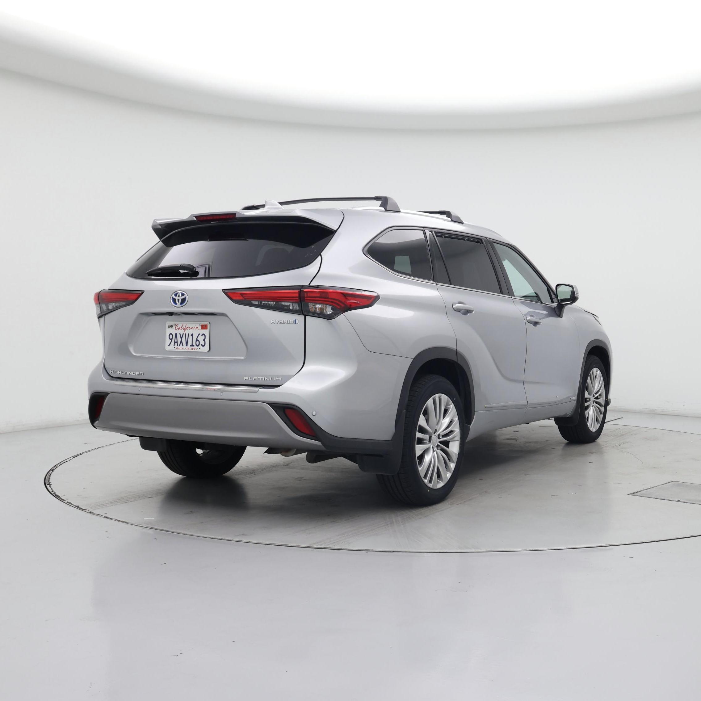 Thumbnail: 2022 Toyota Highlander - 8