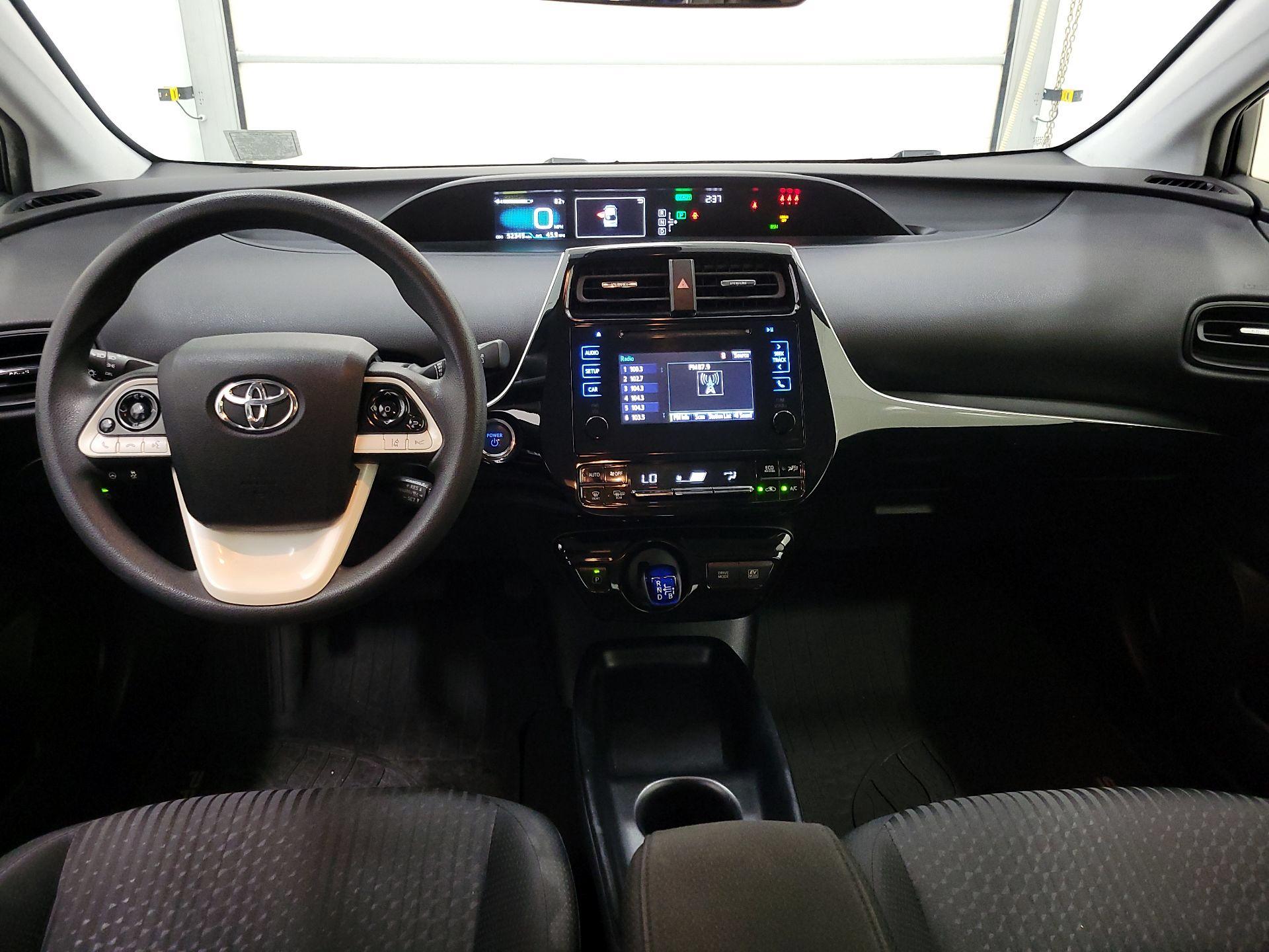Thumbnail: 2017 Toyota Prius - 9