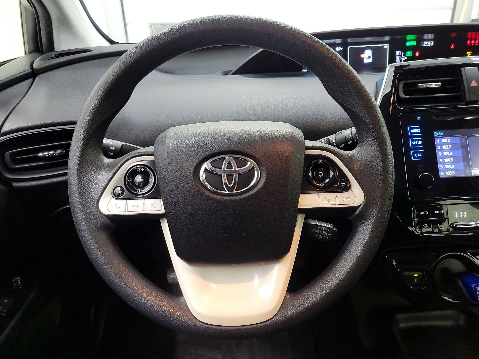 Thumbnail: 2017 Toyota Prius - 10