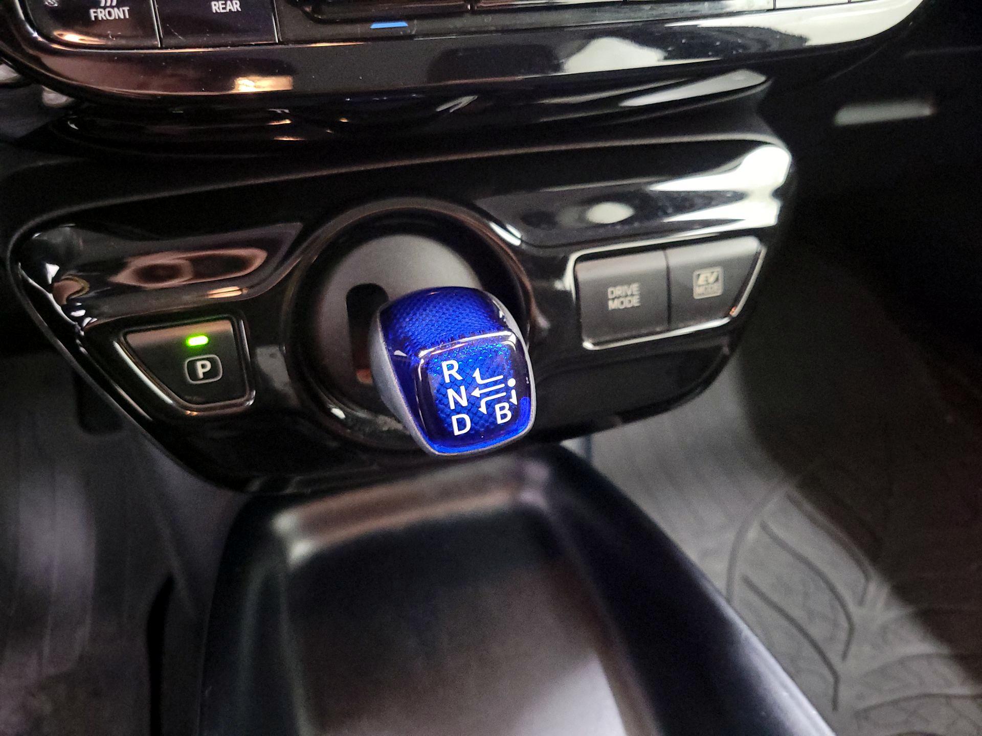 Thumbnail: 2017 Toyota Prius - 17