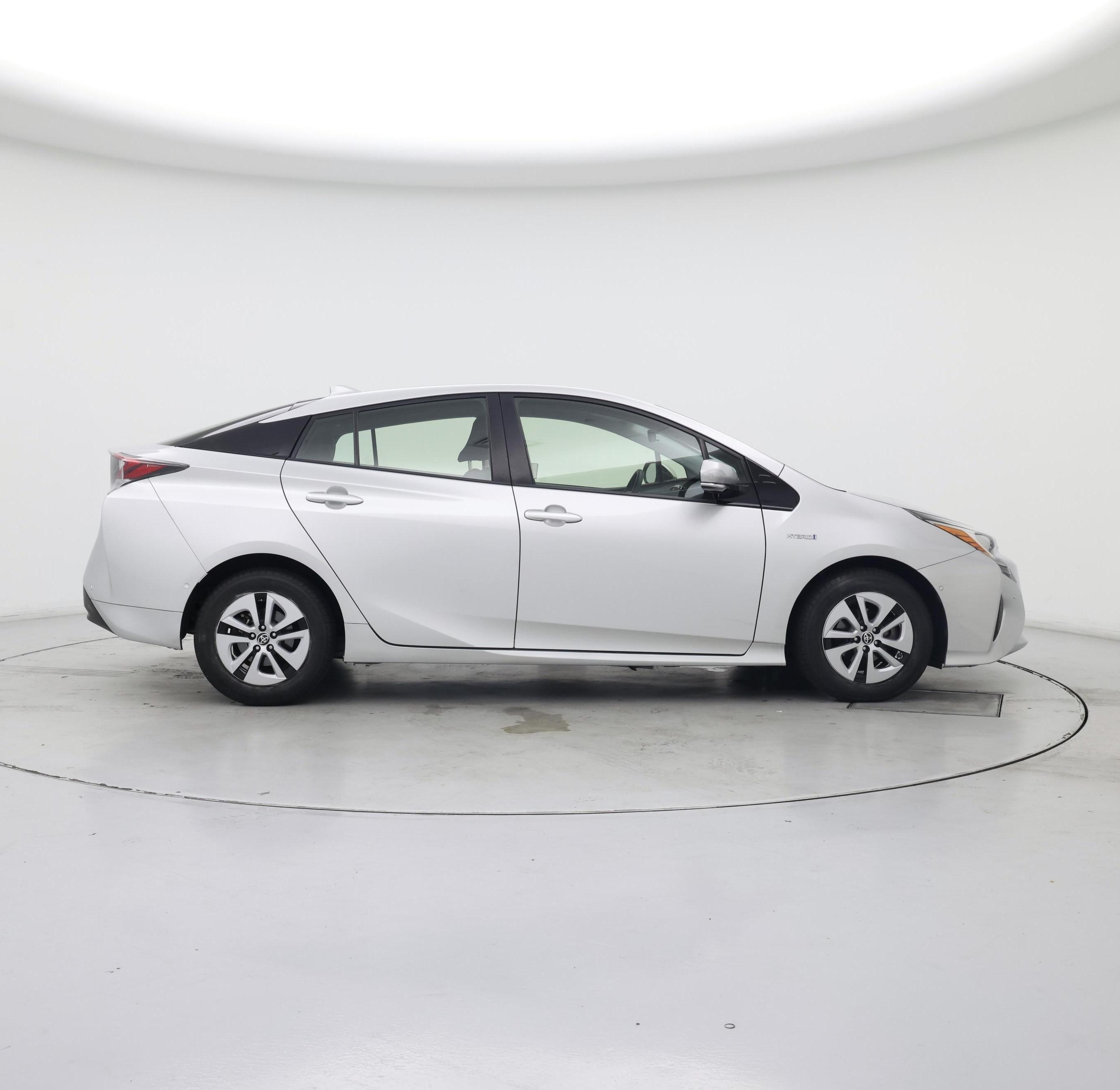 Thumbnail: 2017 Toyota Prius - 7