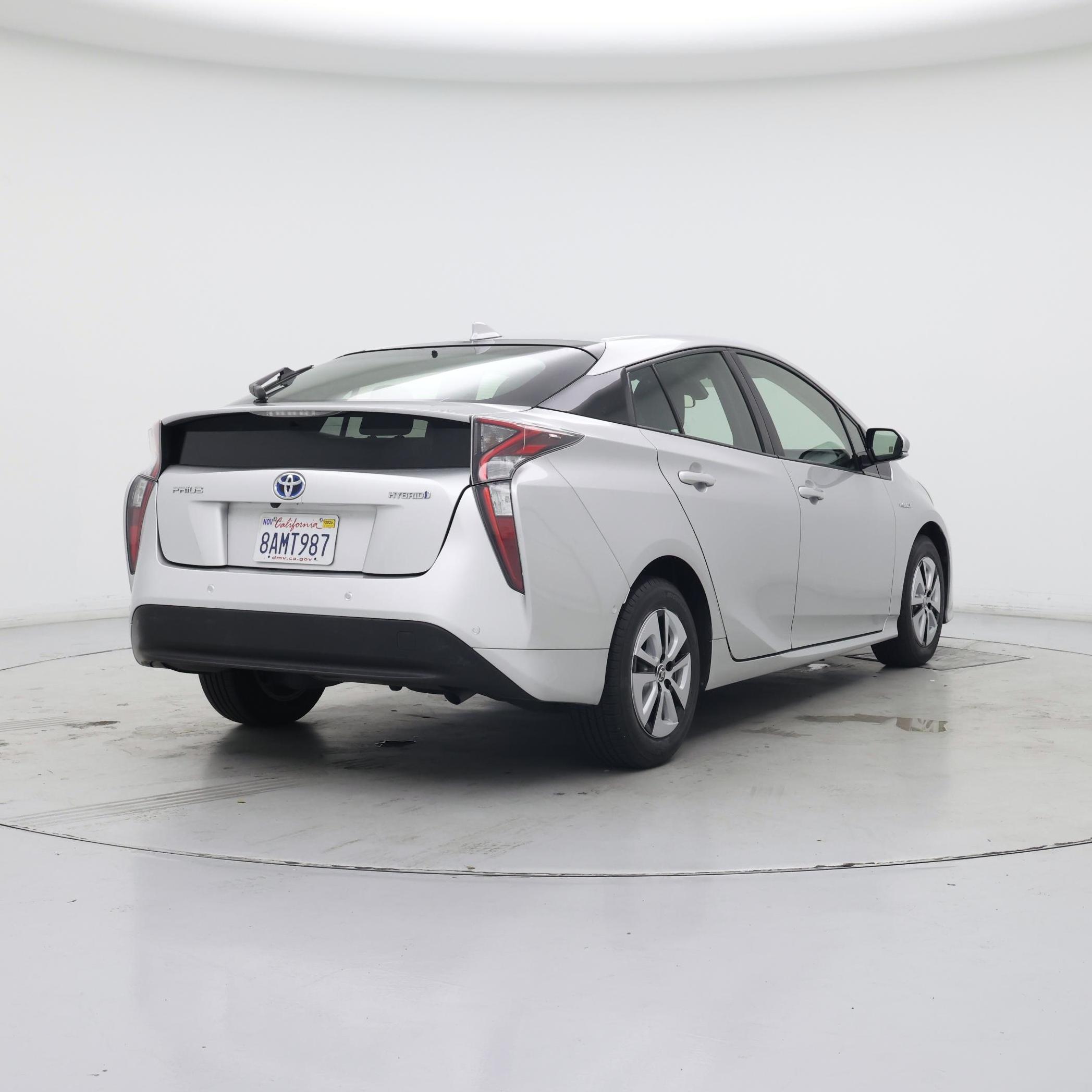 Thumbnail: 2017 Toyota Prius - 8