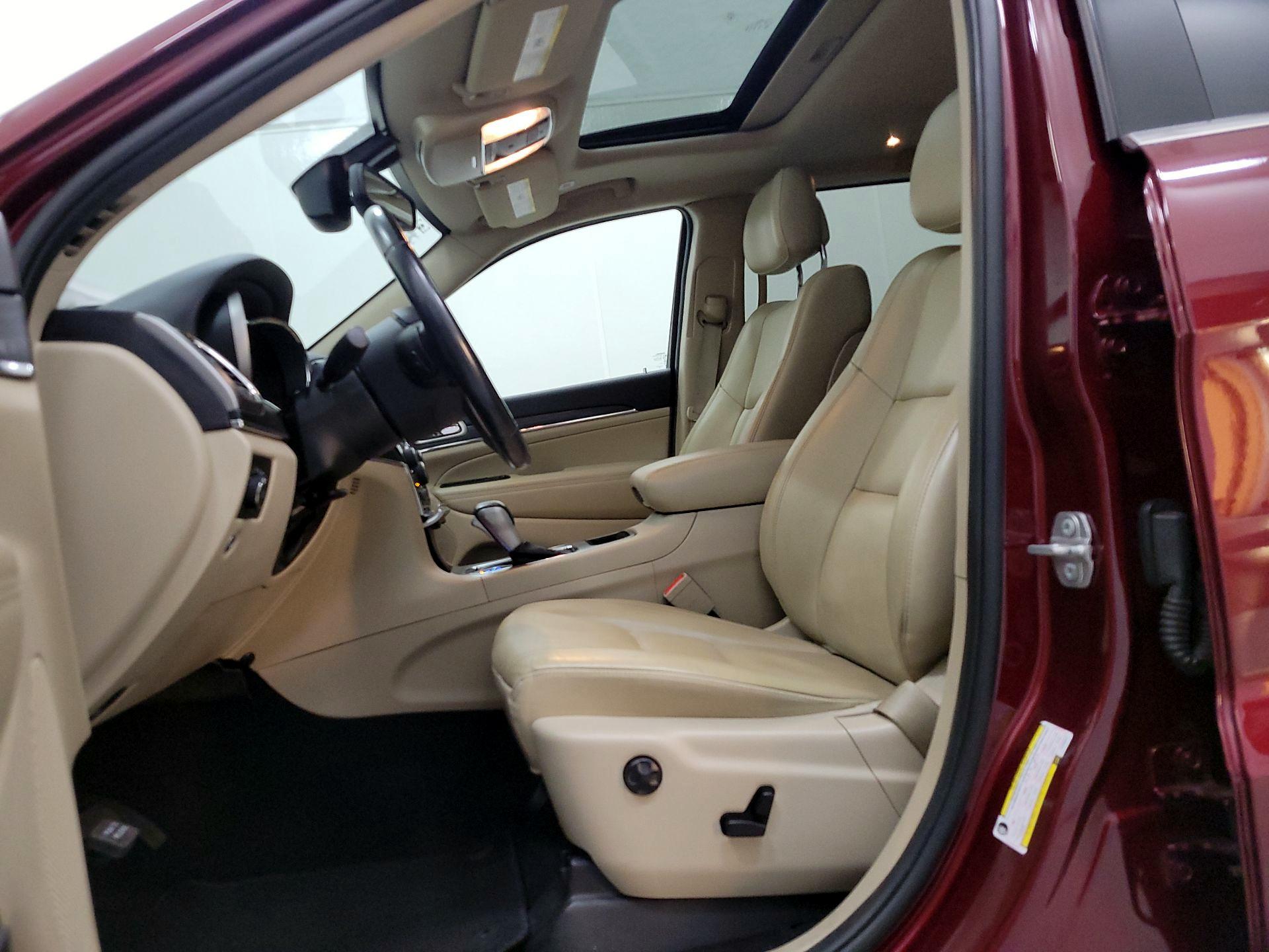 Thumbnail: 2020 Jeep Grand Cherokee - 19