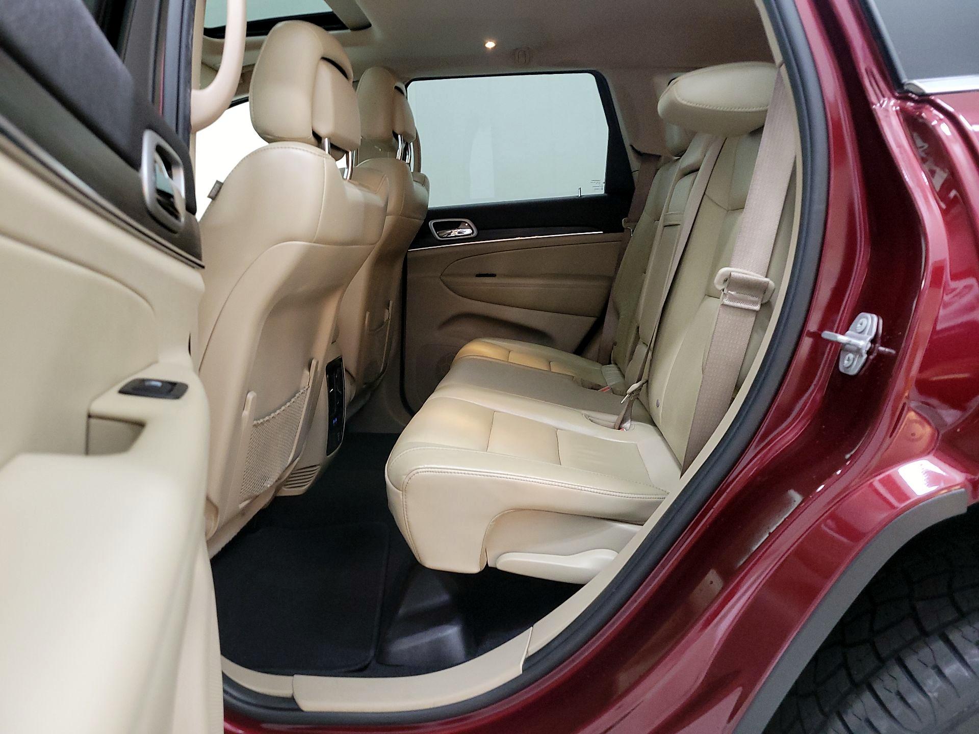 Thumbnail: 2020 Jeep Grand Cherokee - 20