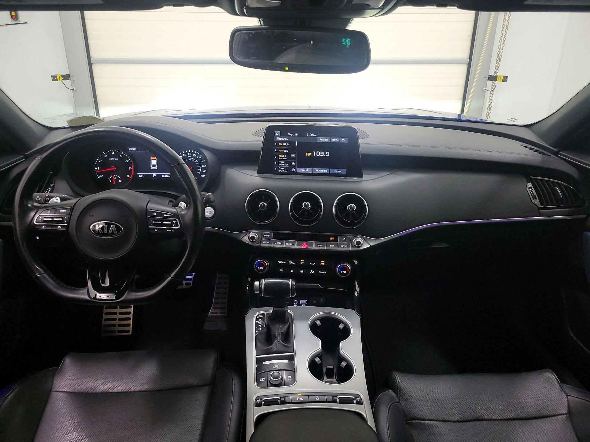 Thumbnail: 2018 Kia Stinger - 9