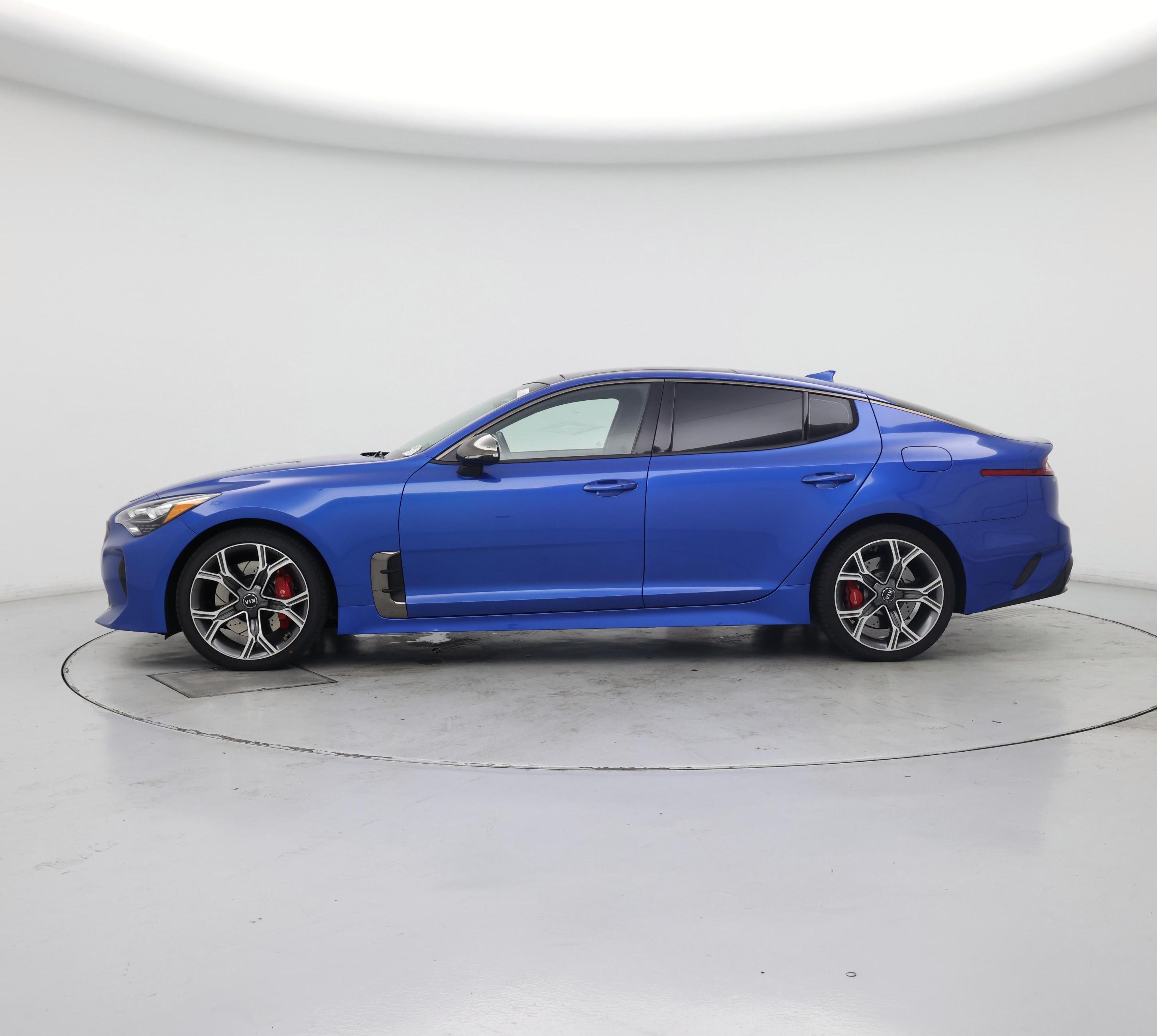 Thumbnail: 2018 Kia Stinger - 3