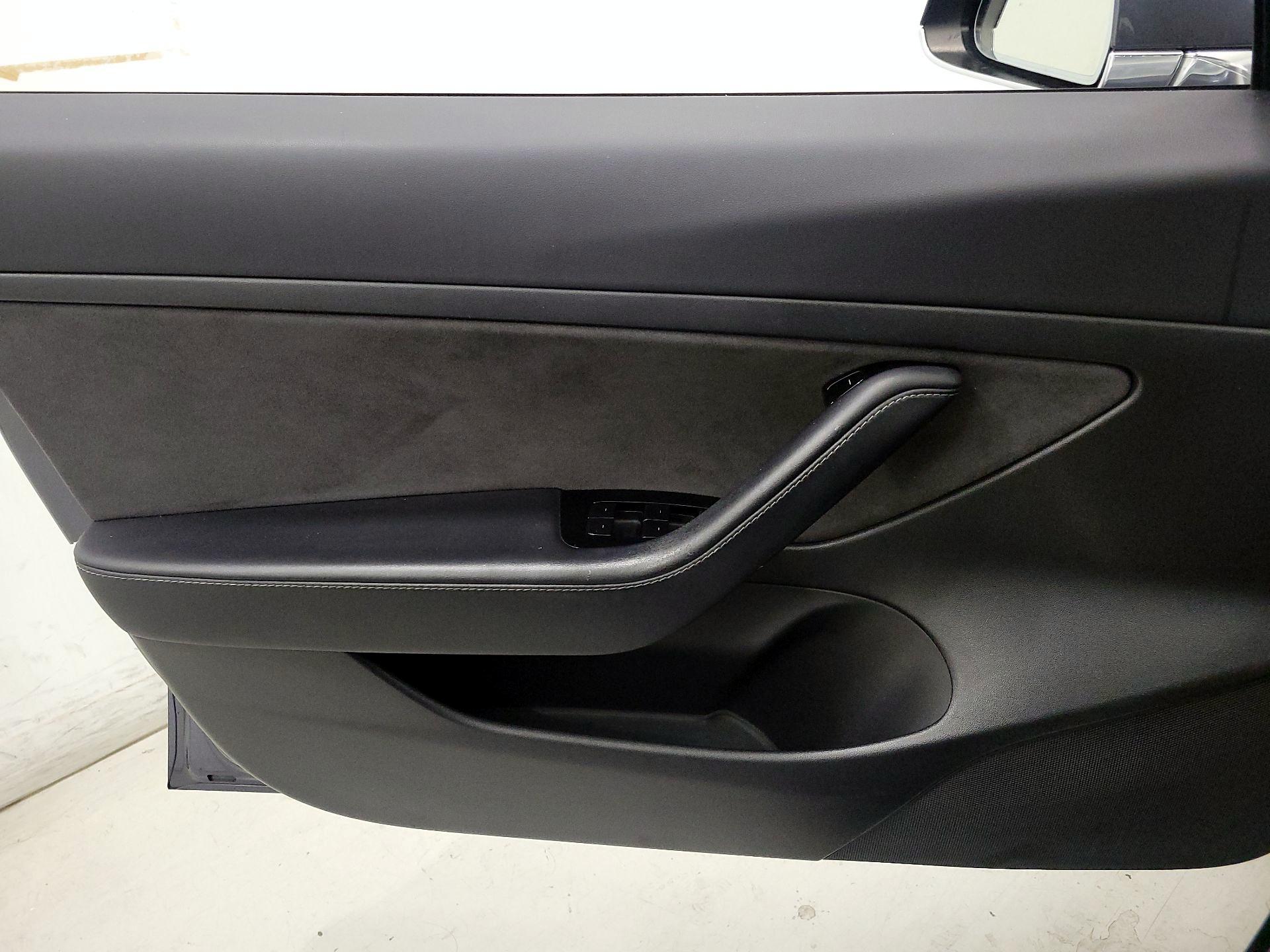 Thumbnail: 2020 Tesla Model 3 - 12