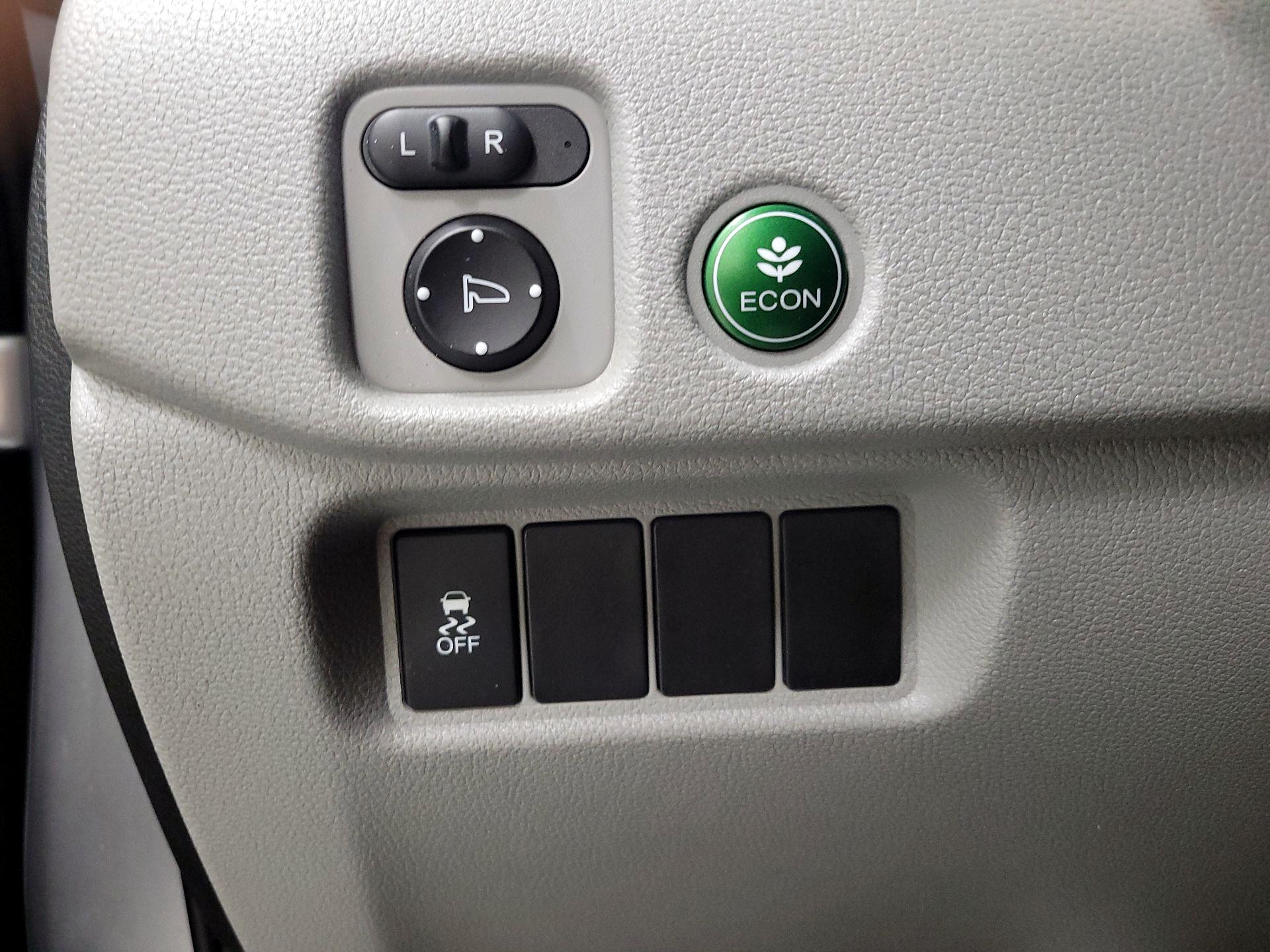 Thumbnail: 2016 Honda Pilot - 13