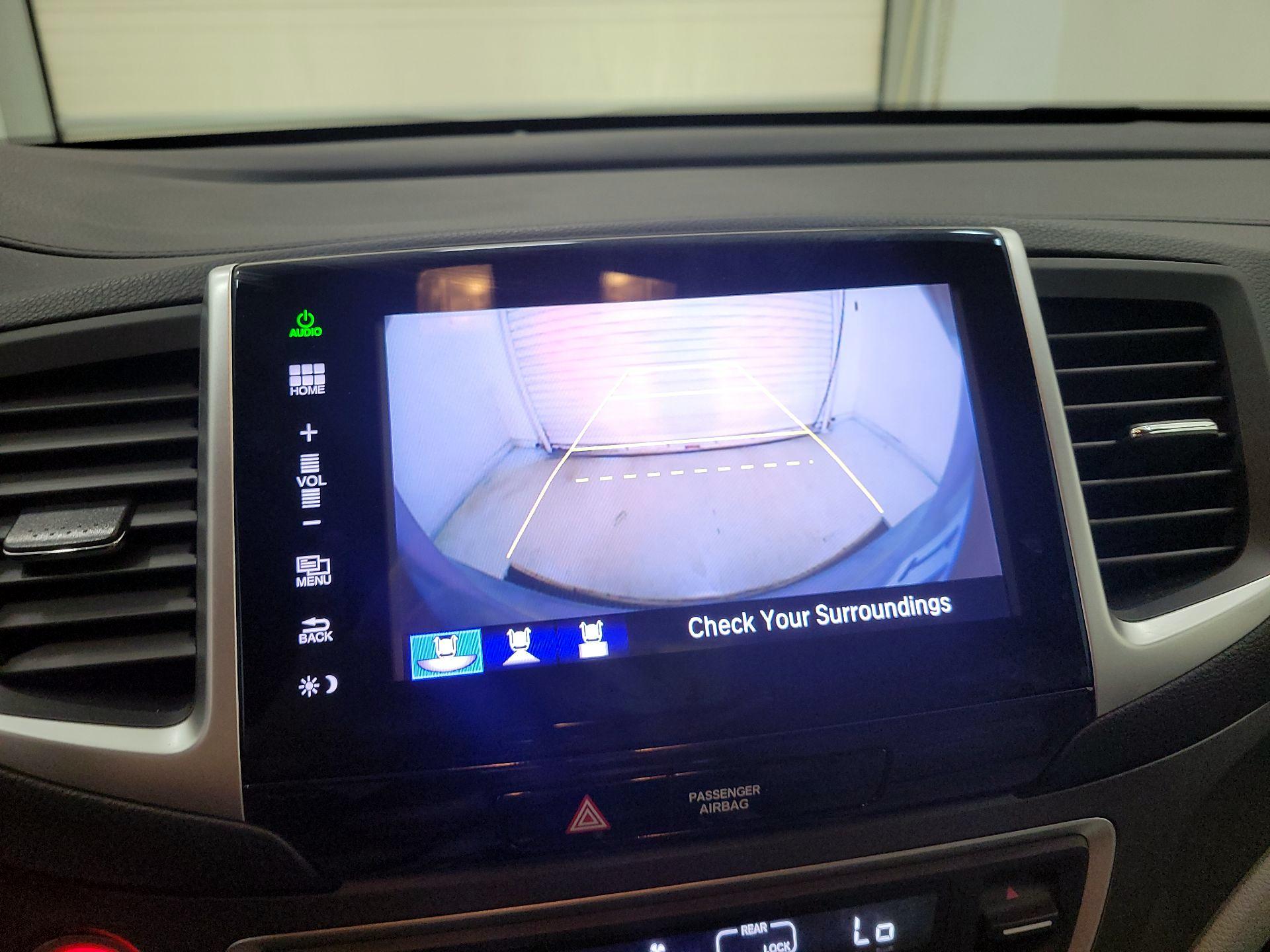 Thumbnail: 2016 Honda Pilot - 14