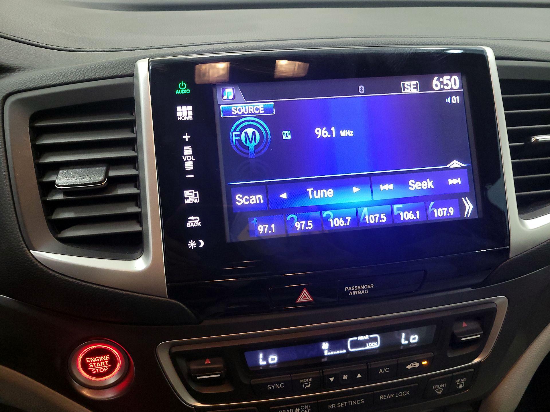 Thumbnail: 2016 Honda Pilot - 15