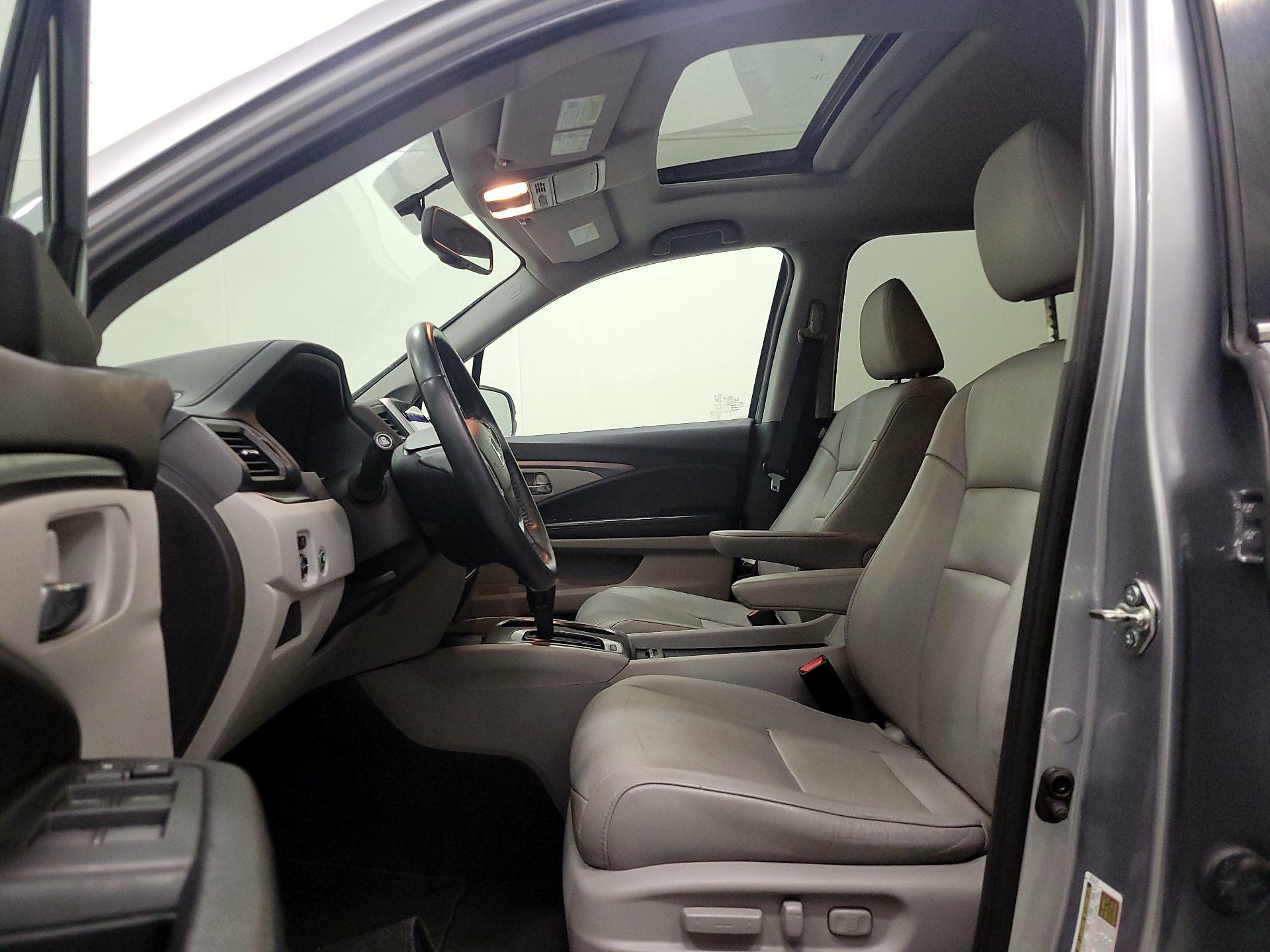 Thumbnail: 2016 Honda Pilot - 19