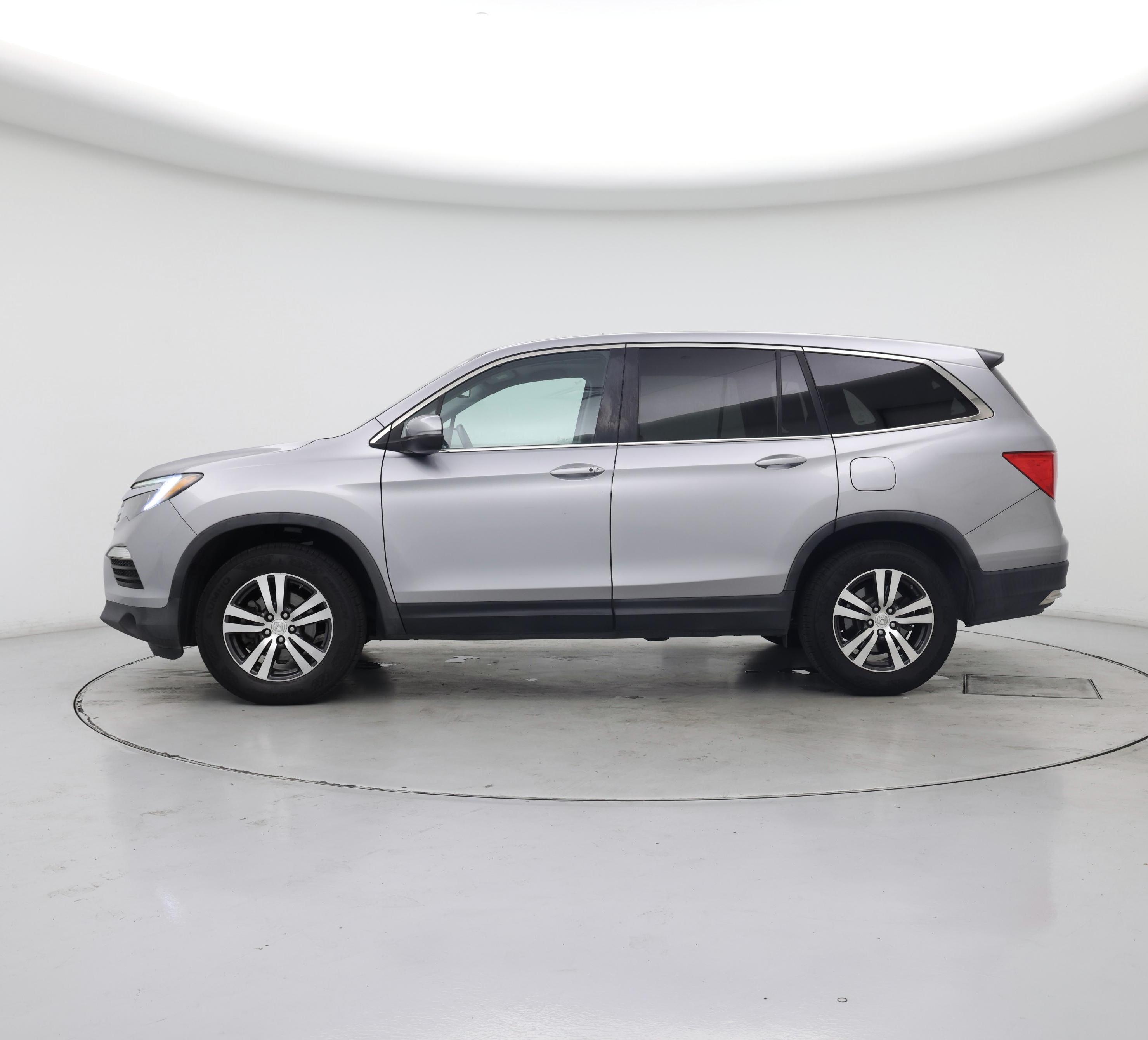 Thumbnail: 2016 Honda Pilot - 3
