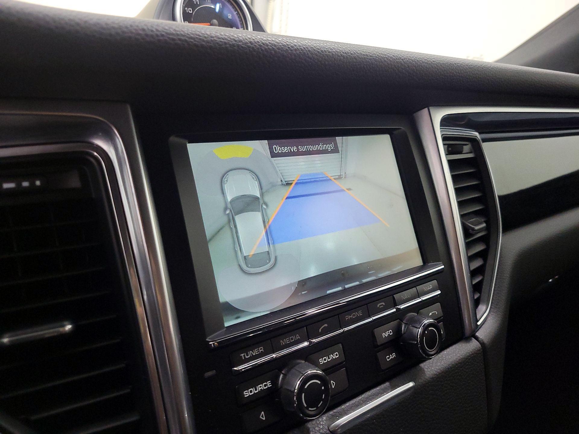 Thumbnail: 2016 Porsche Macan - 14