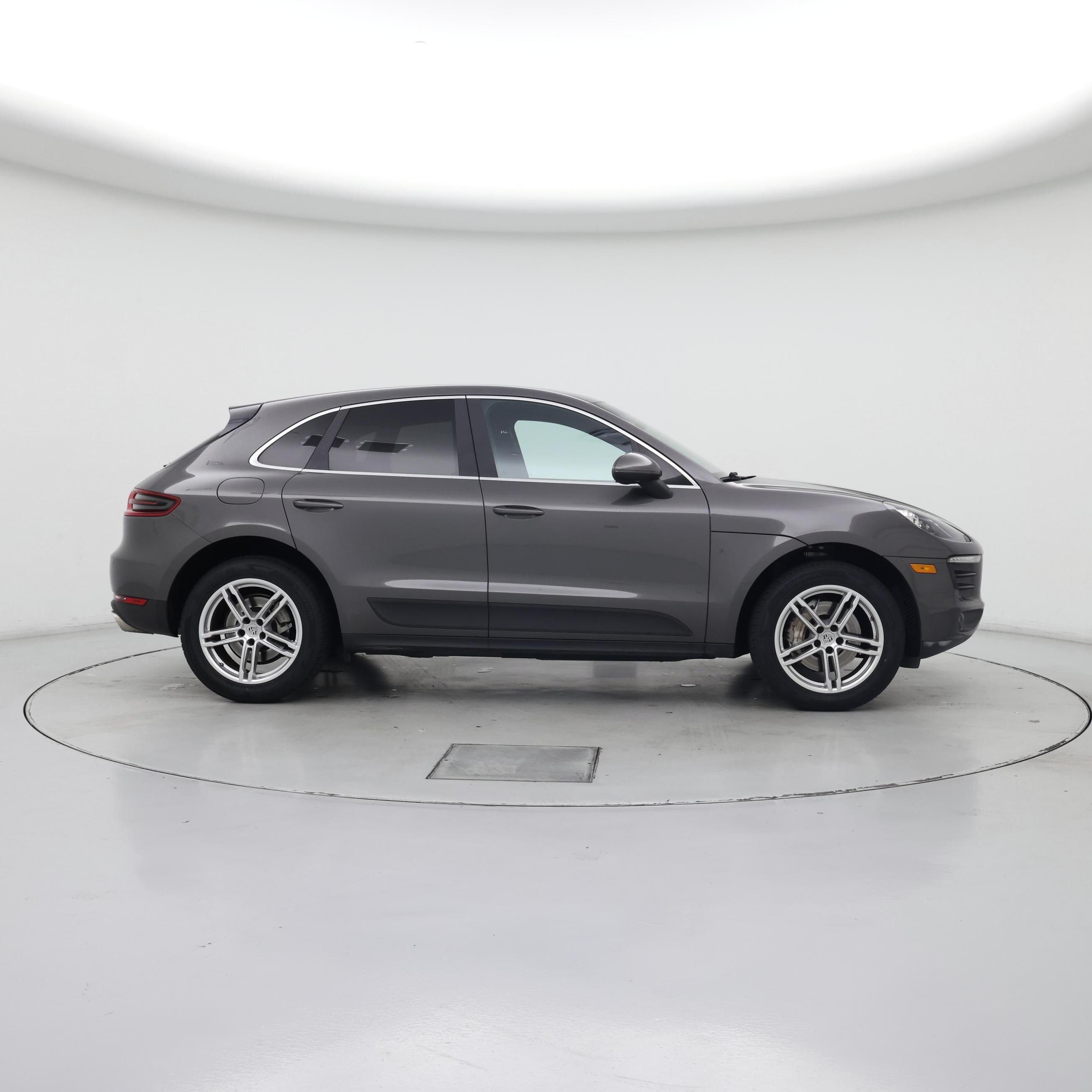 Thumbnail: 2016 Porsche Macan - 7