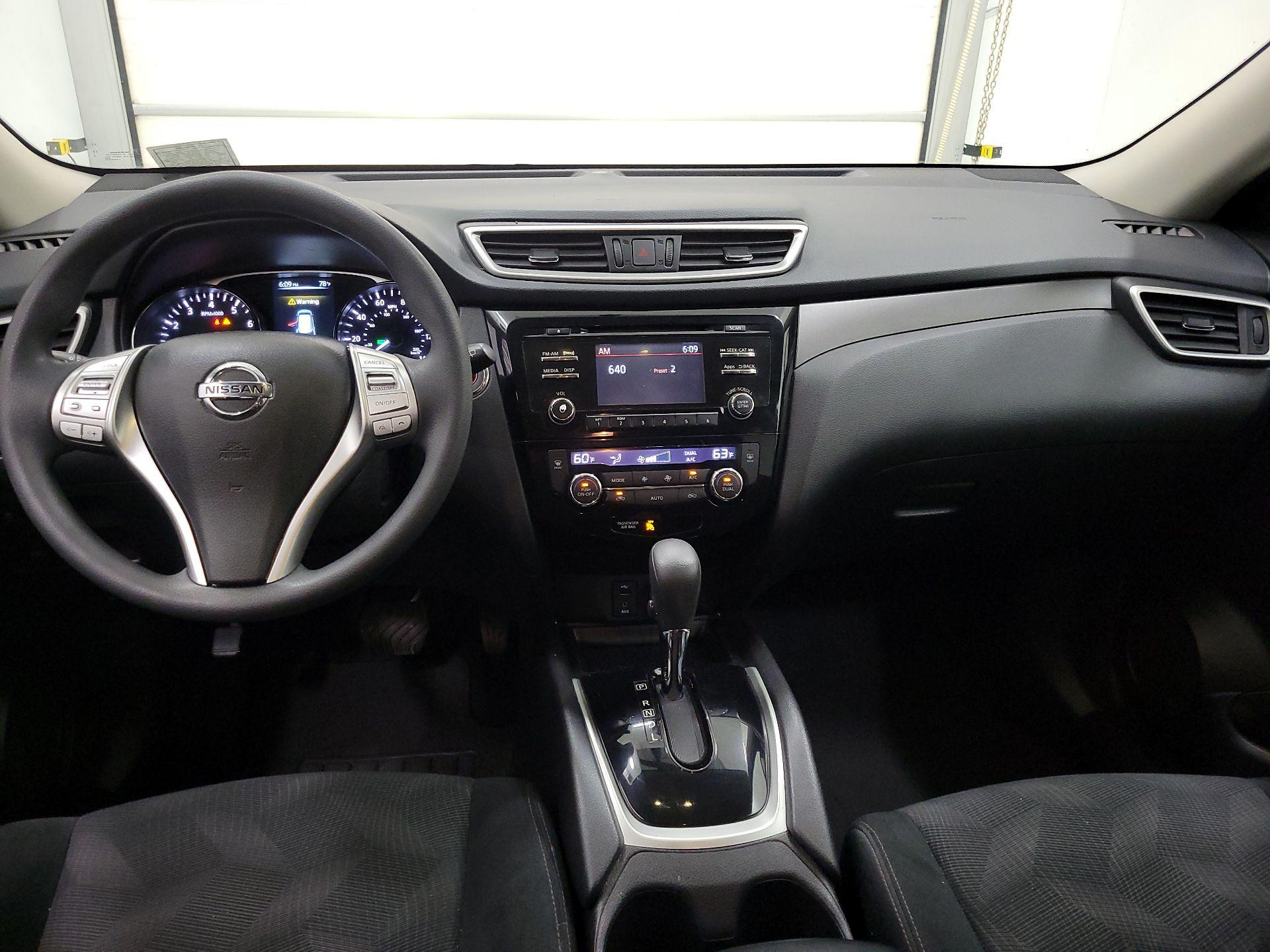 Thumbnail: 2015 Nissan Rogue - 9