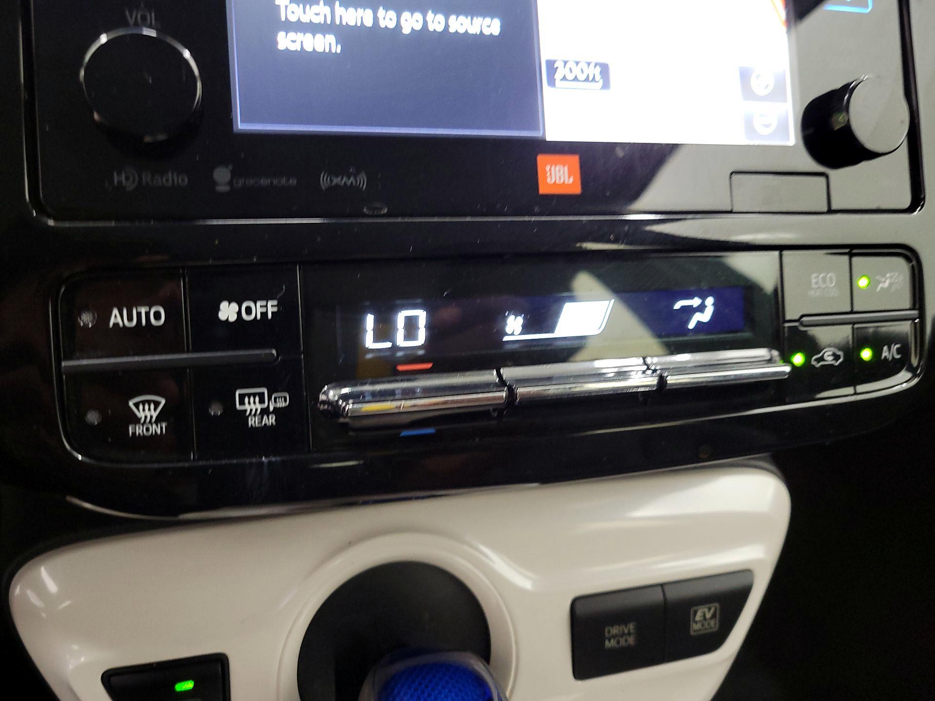 Thumbnail: 2016 Toyota Prius - 17