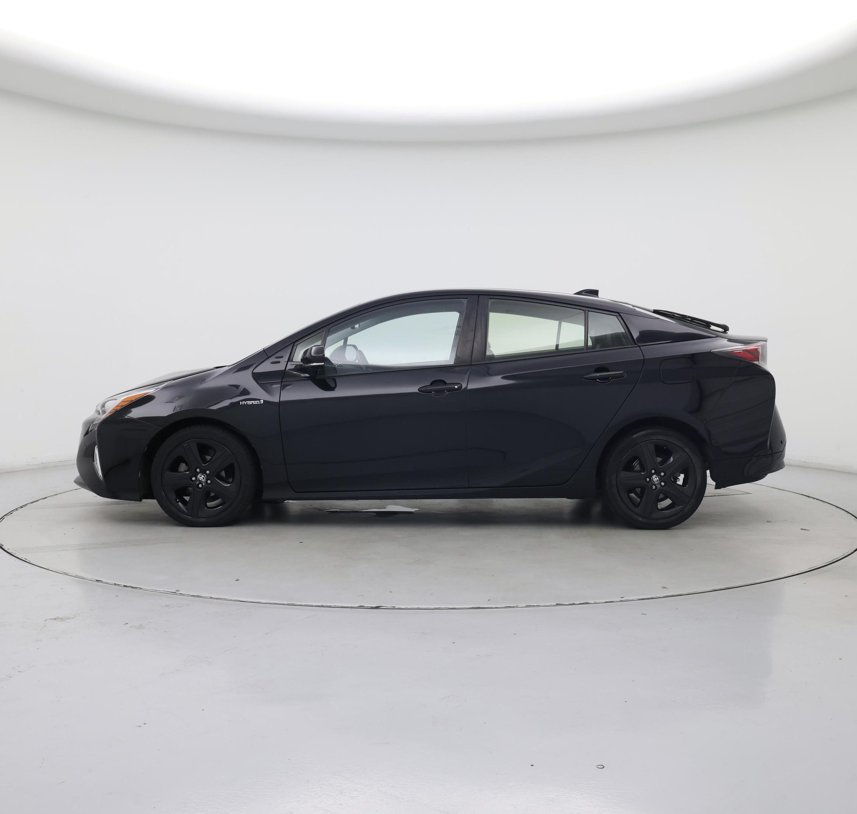 Thumbnail: 2016 Toyota Prius - 3