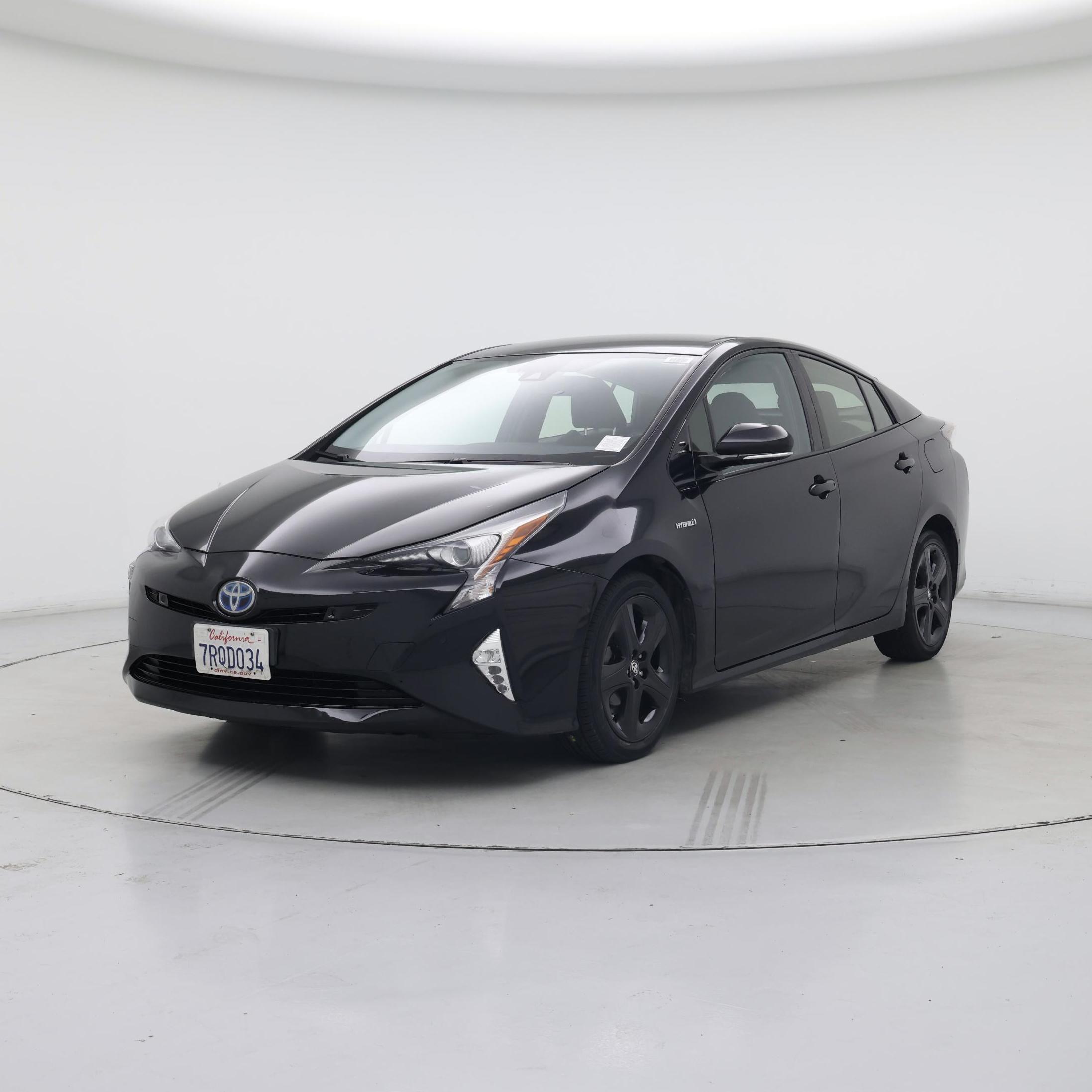 Thumbnail: 2016 Toyota Prius - 4