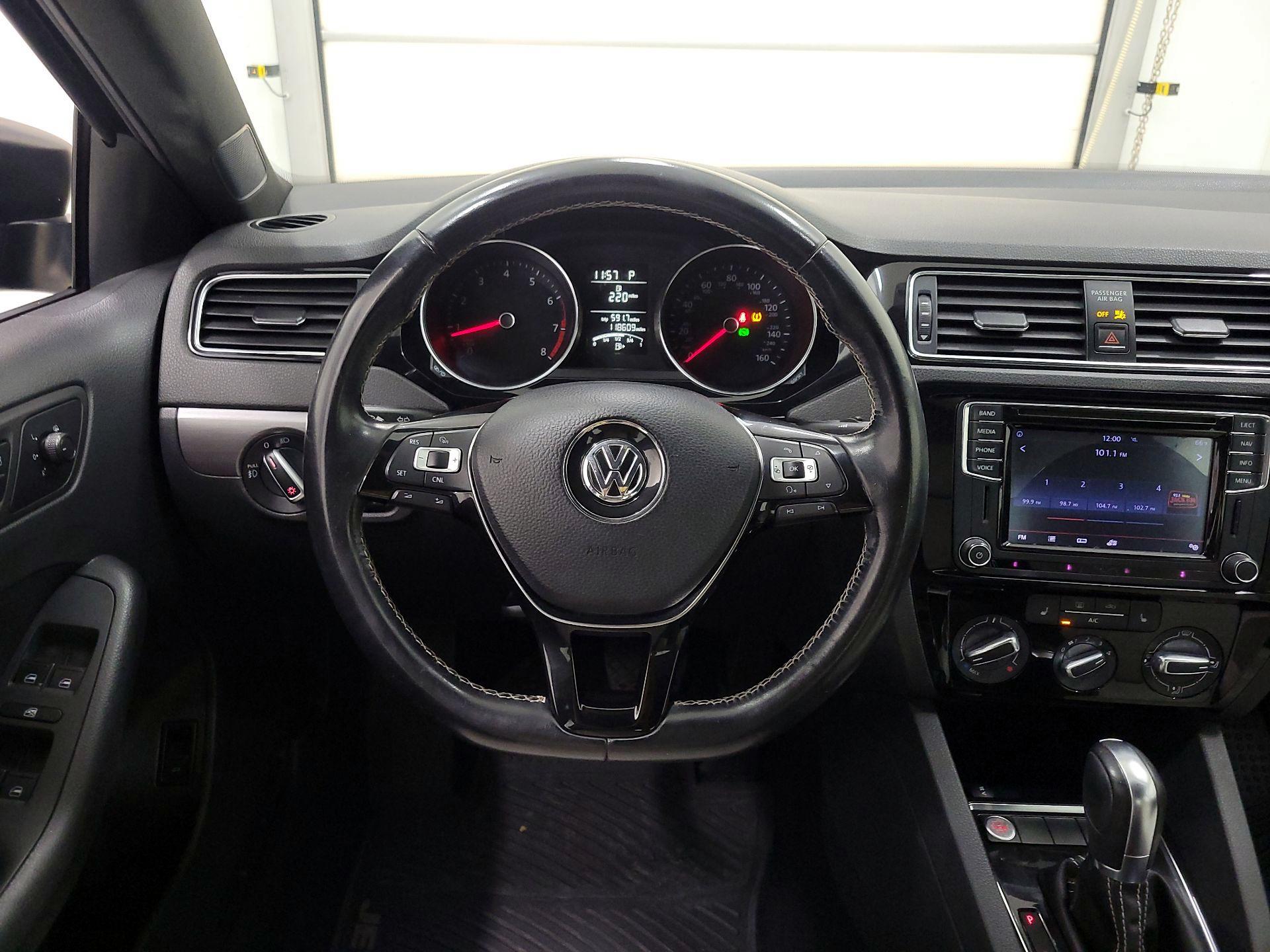Thumbnail: 2016 Volkswagen Jetta - 10
