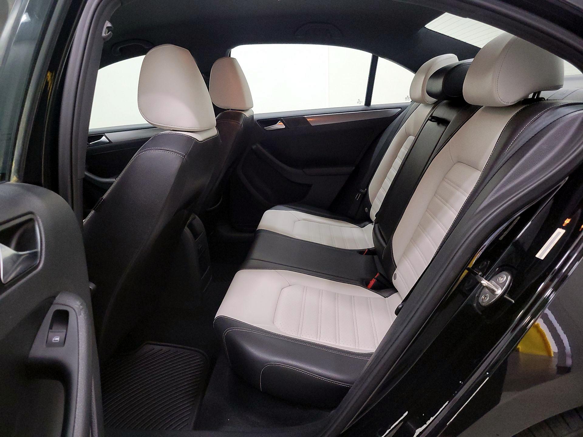 Thumbnail: 2016 Volkswagen Jetta - 19