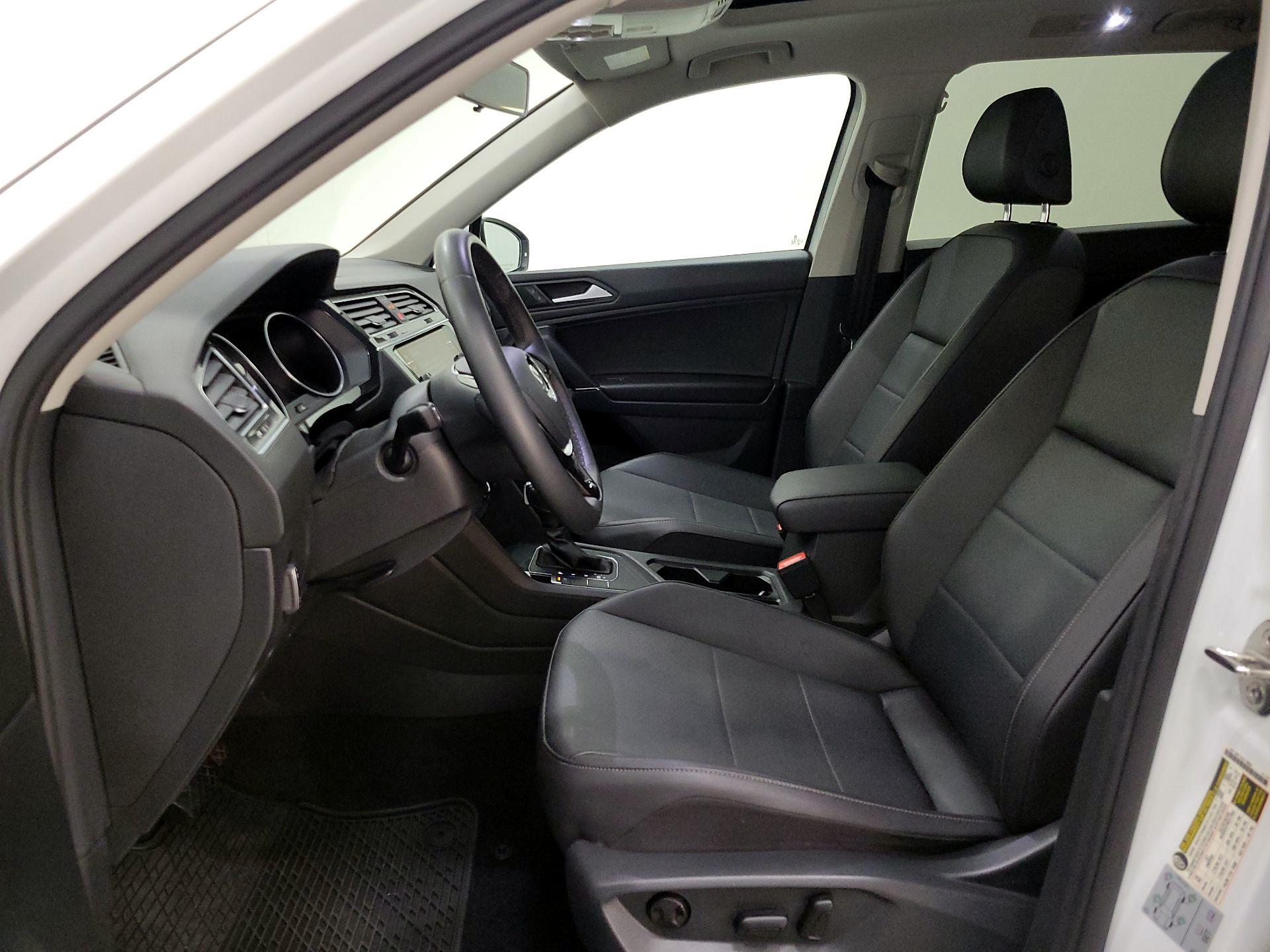 Thumbnail: 2020 Volkswagen Tiguan - 11
