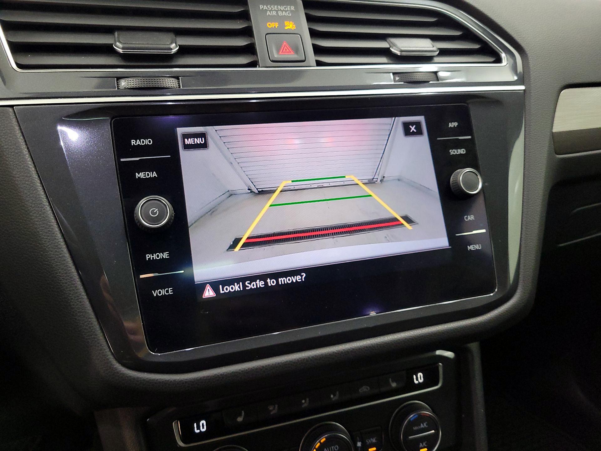 Thumbnail: 2020 Volkswagen Tiguan - 14
