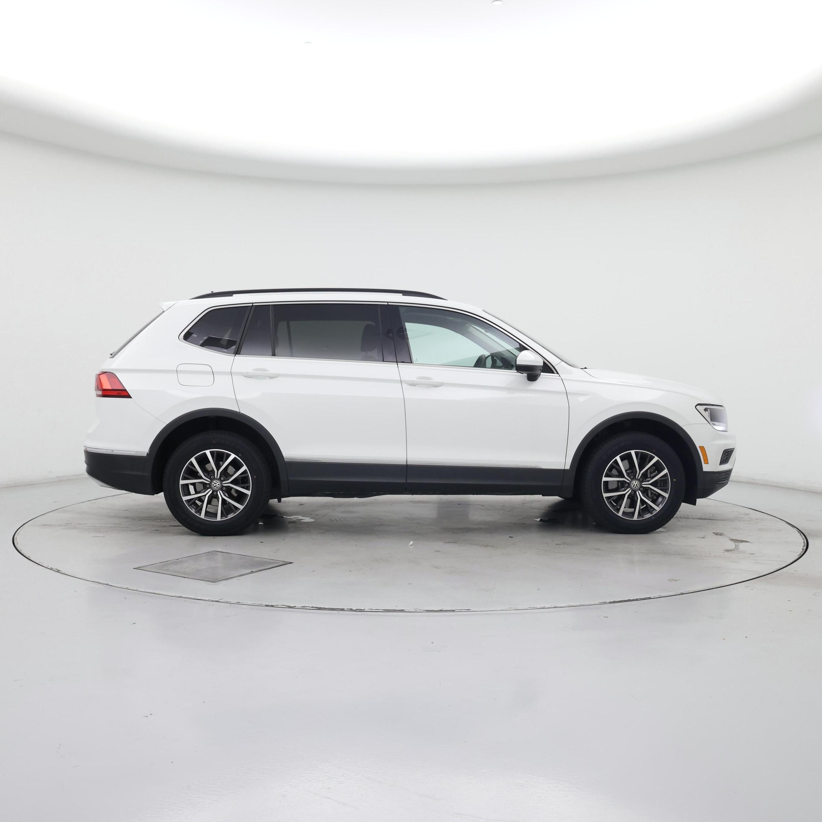 Thumbnail: 2020 Volkswagen Tiguan - 7