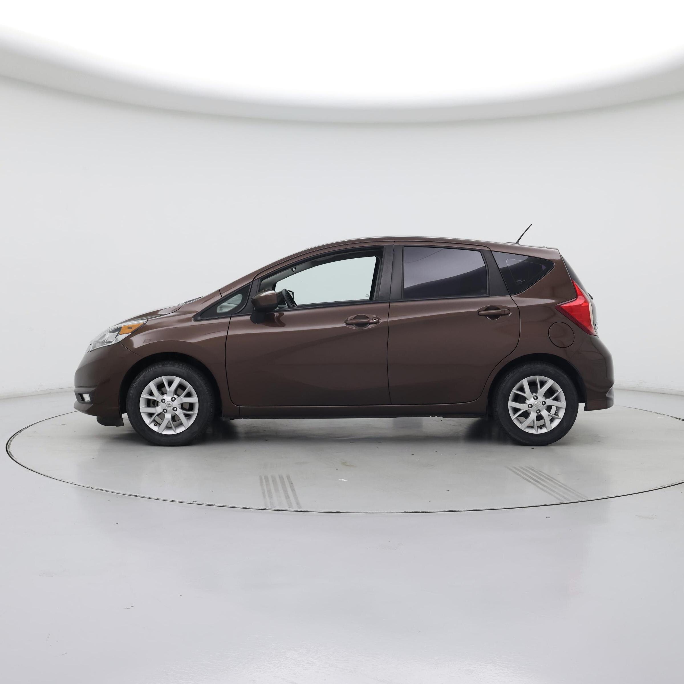 Thumbnail: 2017 Nissan Versa Note - 3