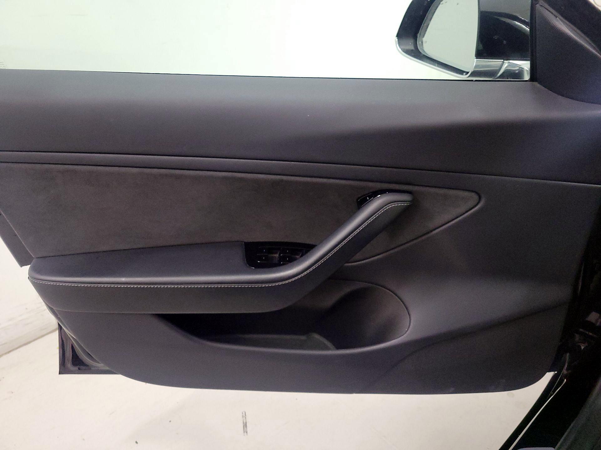 Thumbnail: 2019 Tesla Model 3 - 12