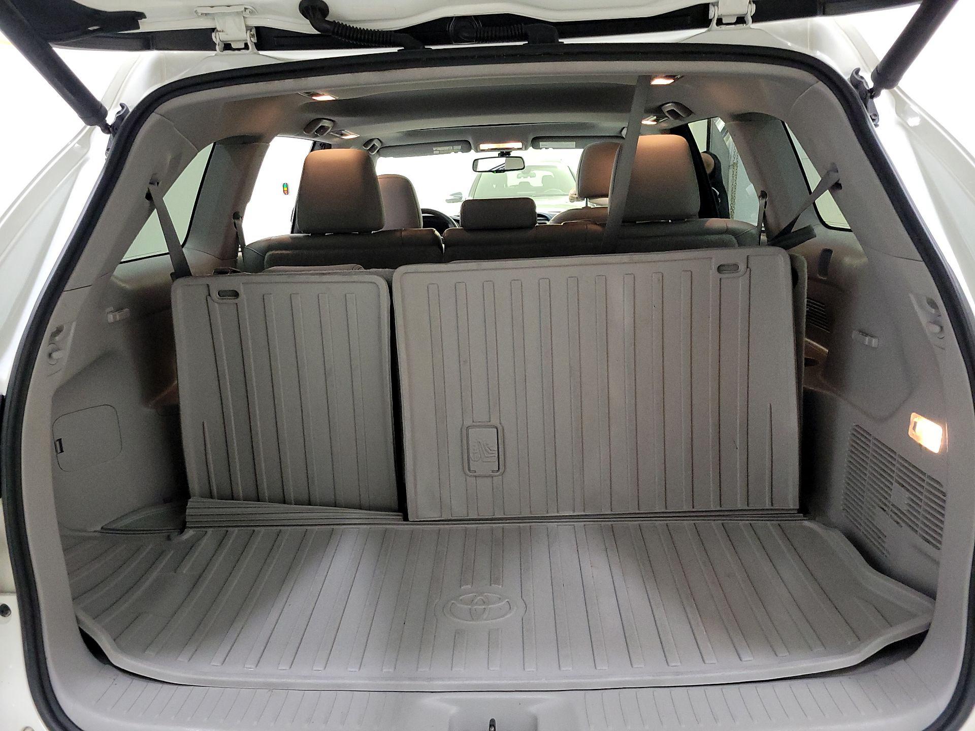Thumbnail: 2015 Toyota Highlander - 20