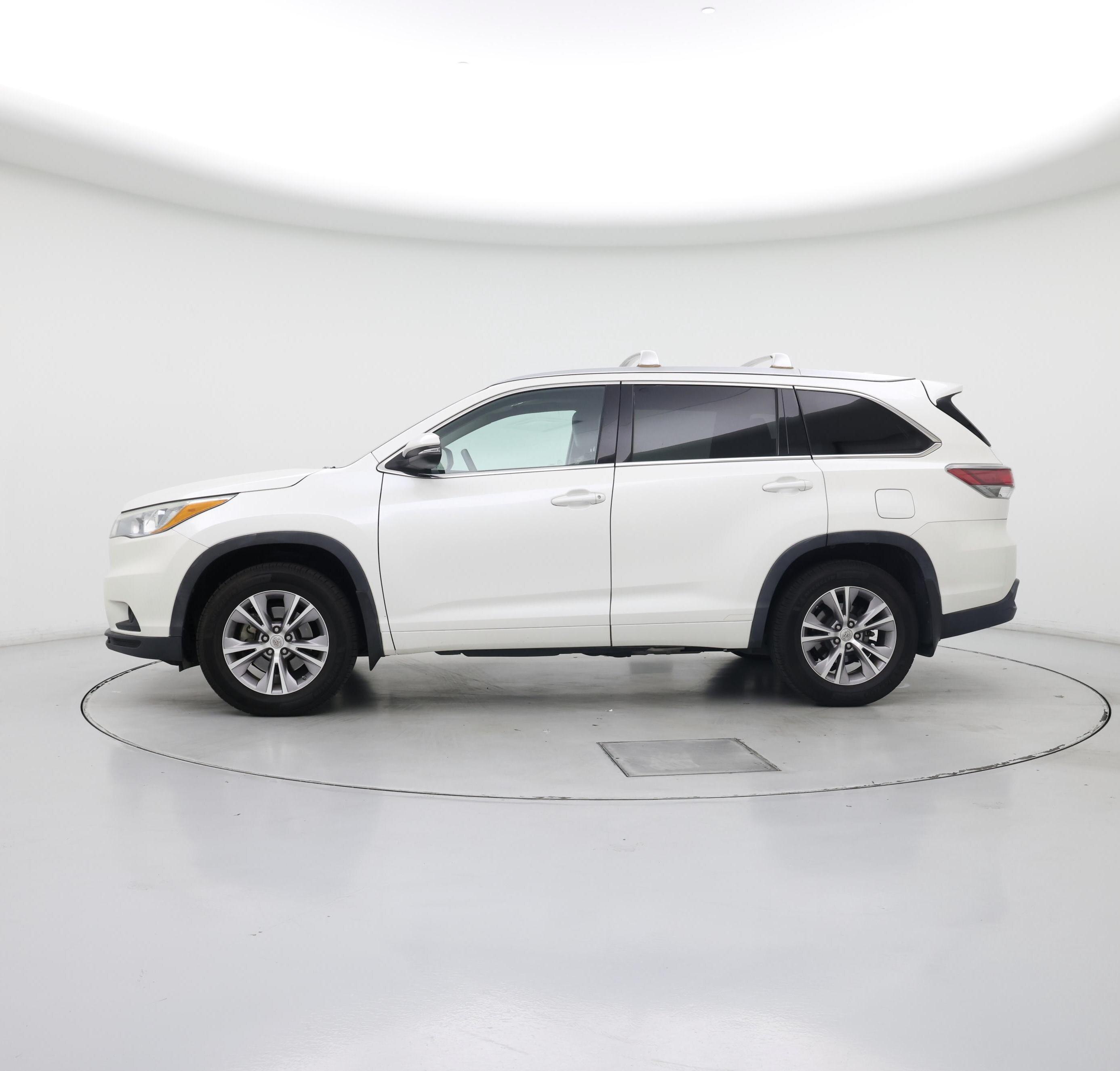 Thumbnail: 2015 Toyota Highlander - 3