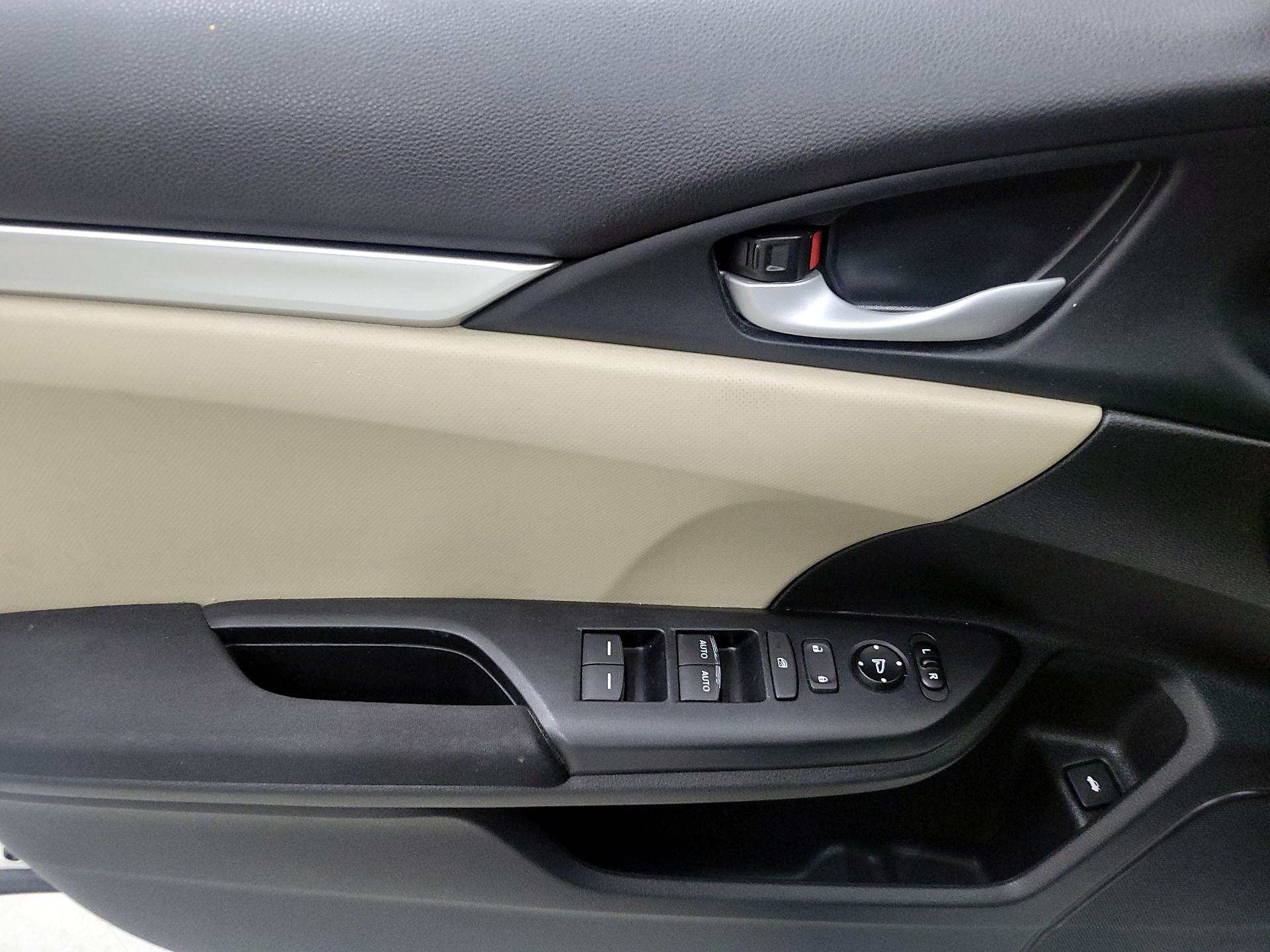 Thumbnail: 2017 Honda Civic - 12