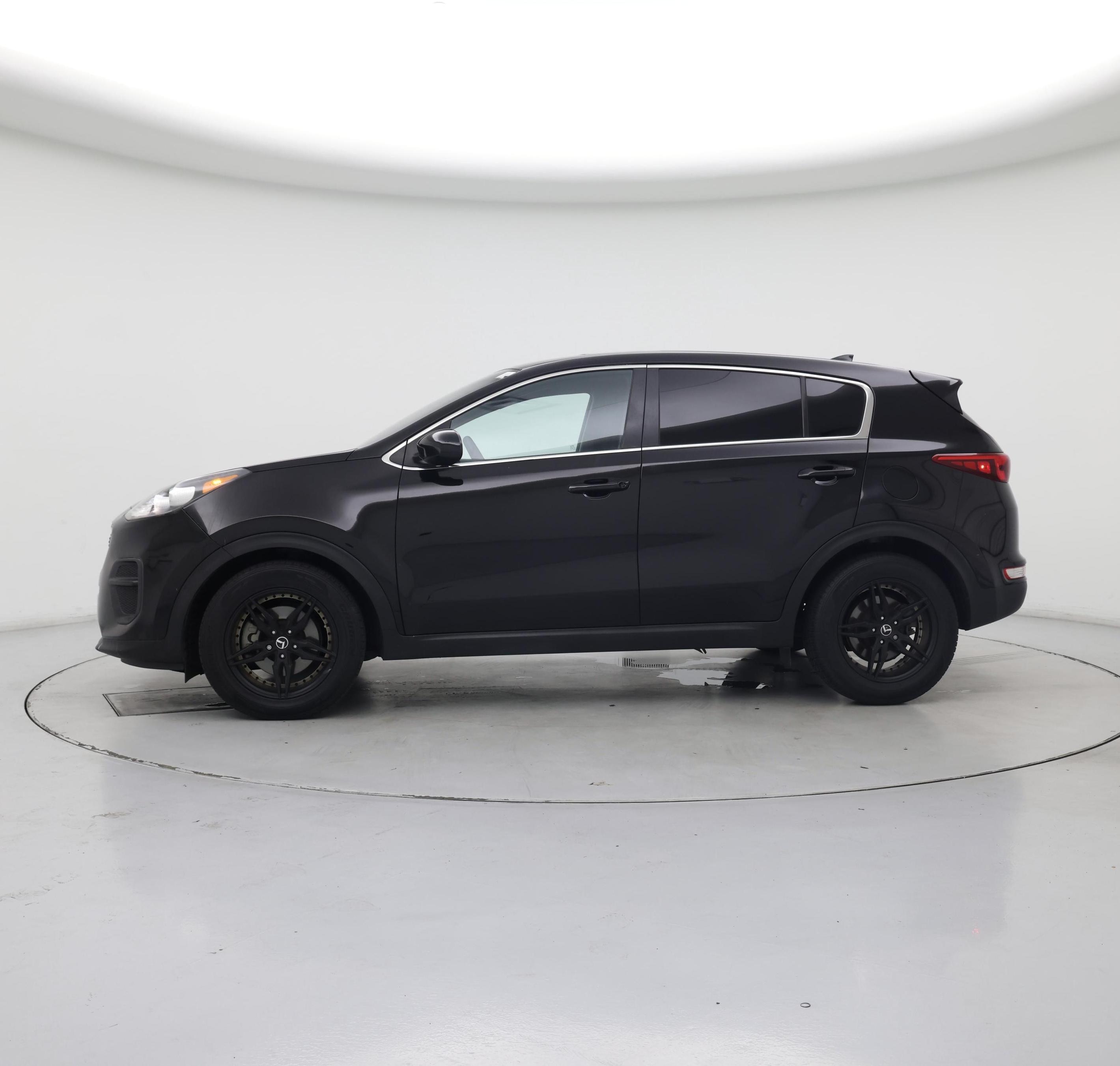Thumbnail: 2018 Kia Sportage - 3