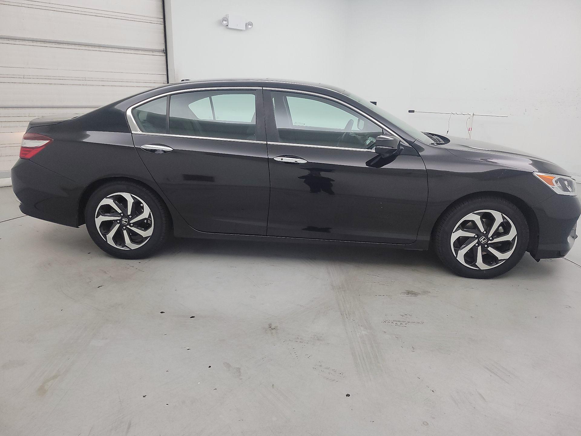 Thumbnail: 2017 Honda Accord - 4