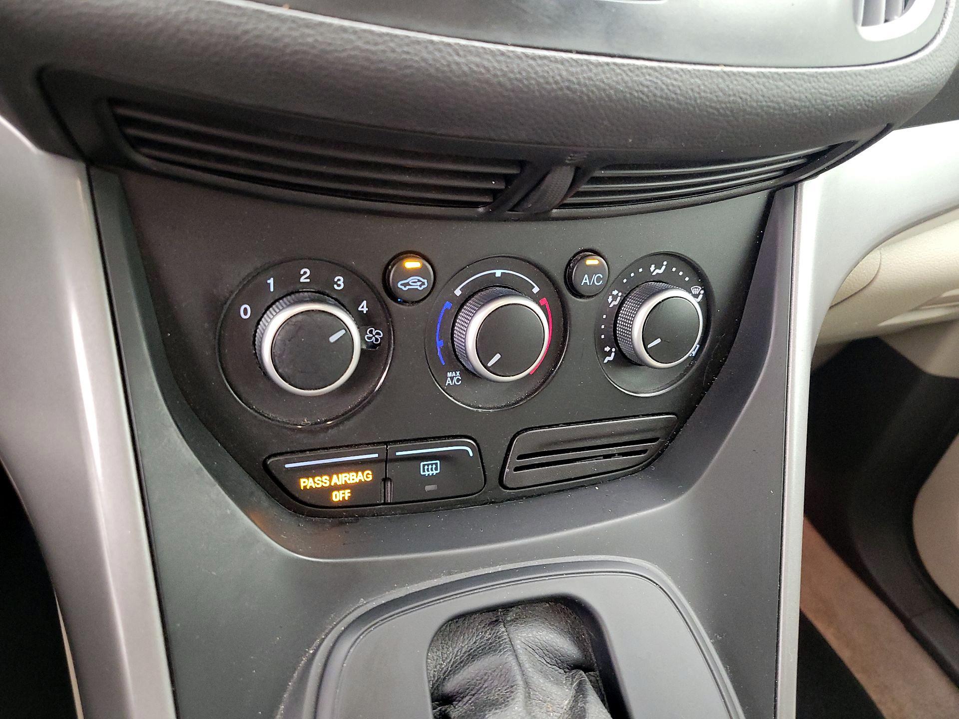 Thumbnail: 2015 Ford Escape - 16