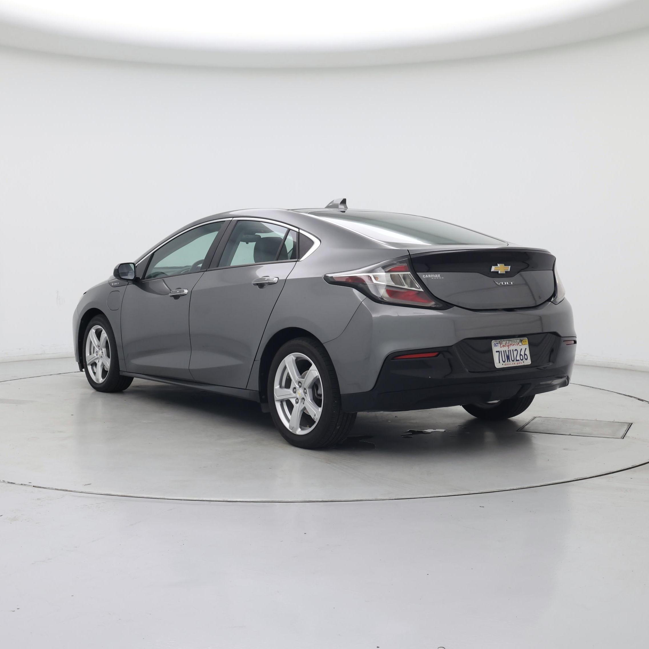 Thumbnail: 2017 Chevrolet Volt - 2