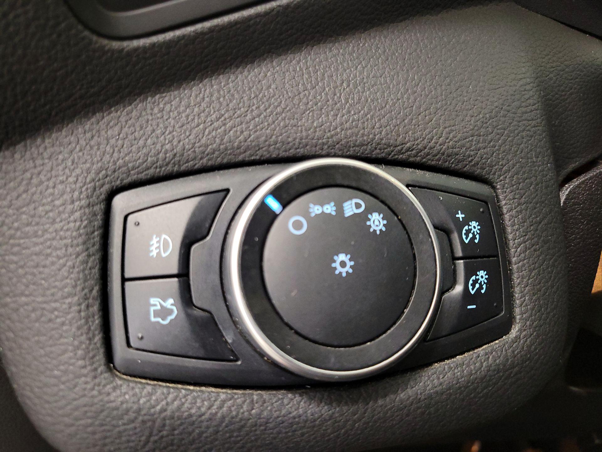 Thumbnail: 2016 Ford Escape - 13