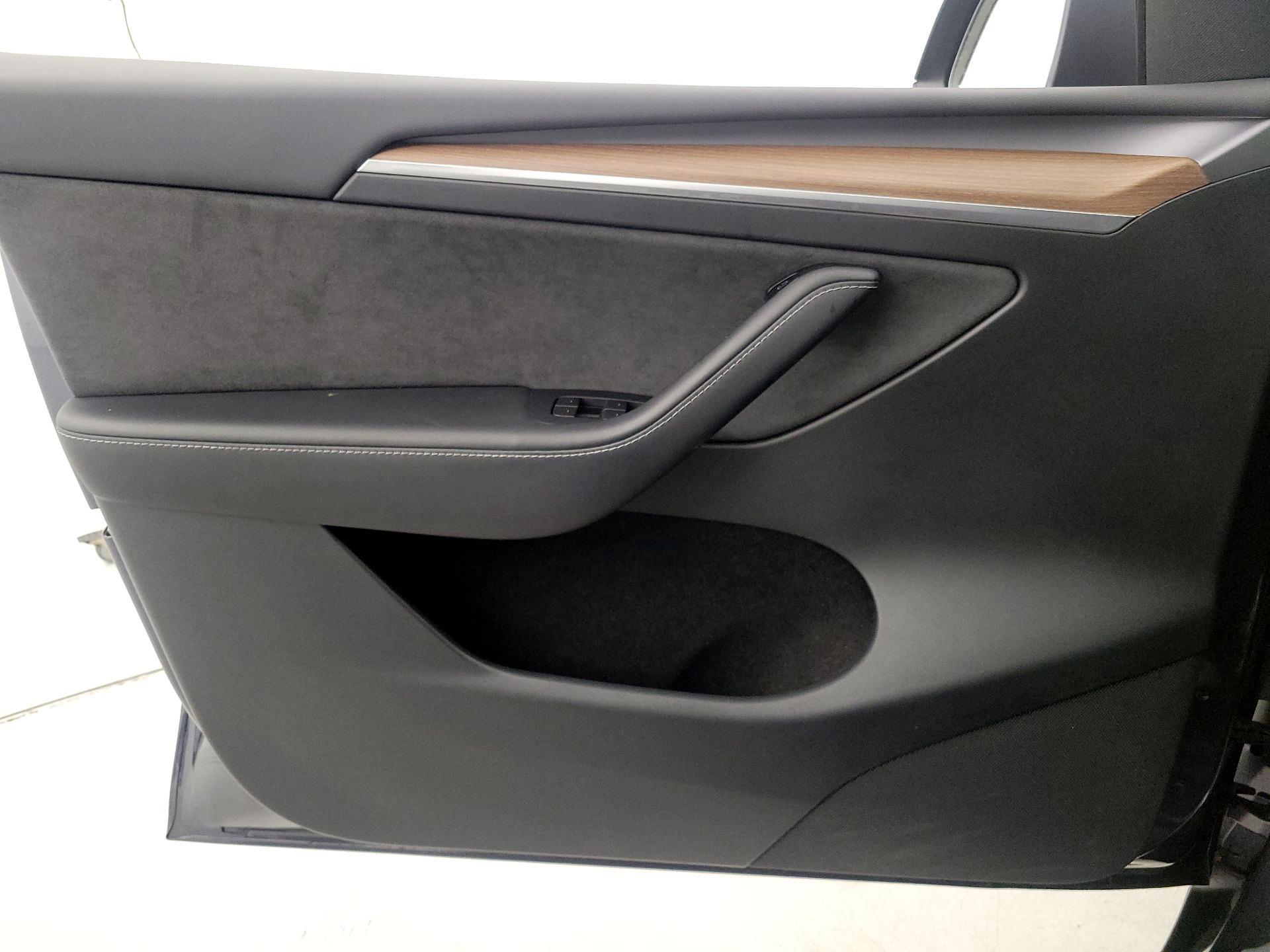Thumbnail: 2023 Tesla Model Y - 12
