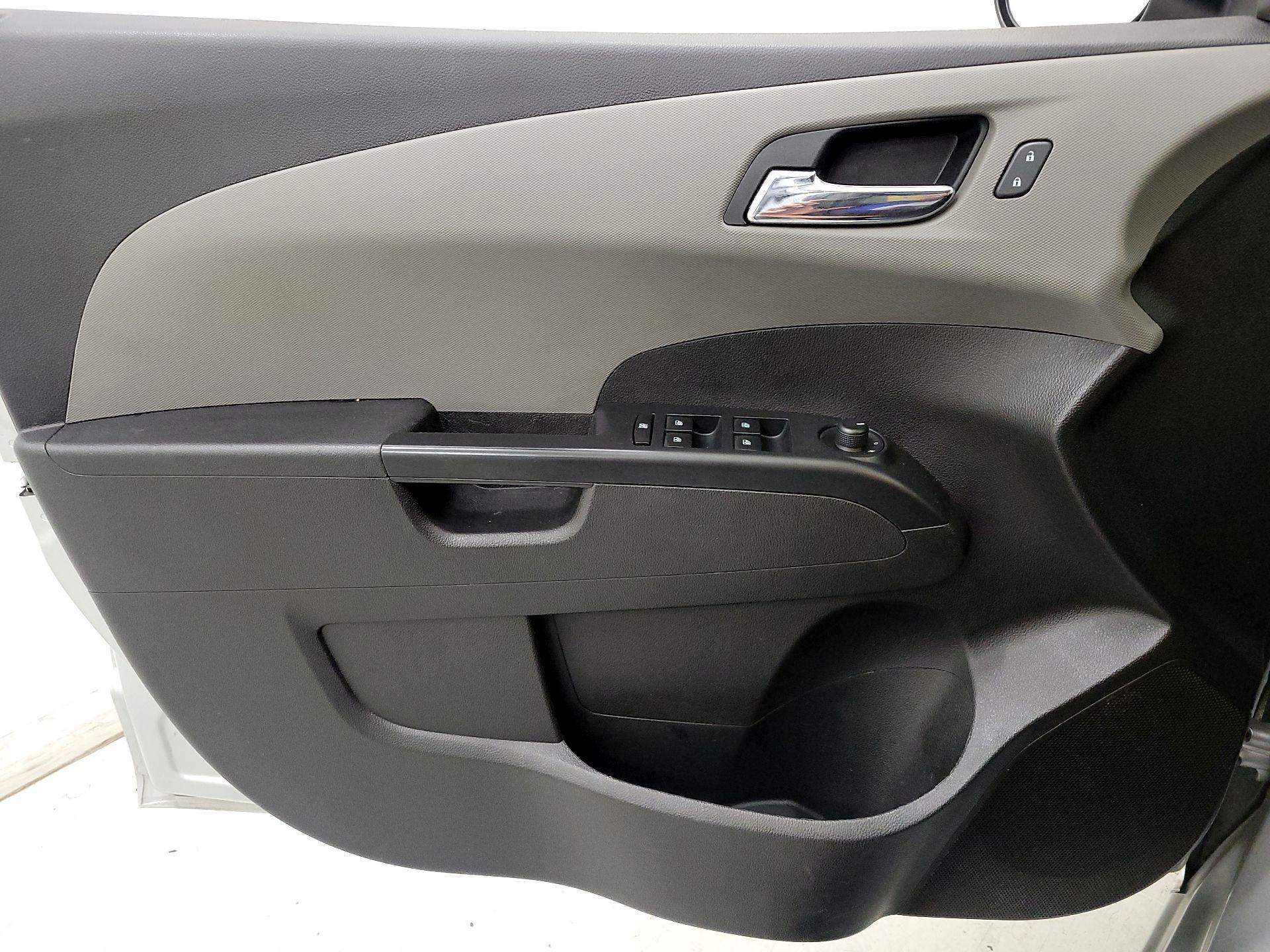 Thumbnail: 2016 Chevrolet Sonic - 12