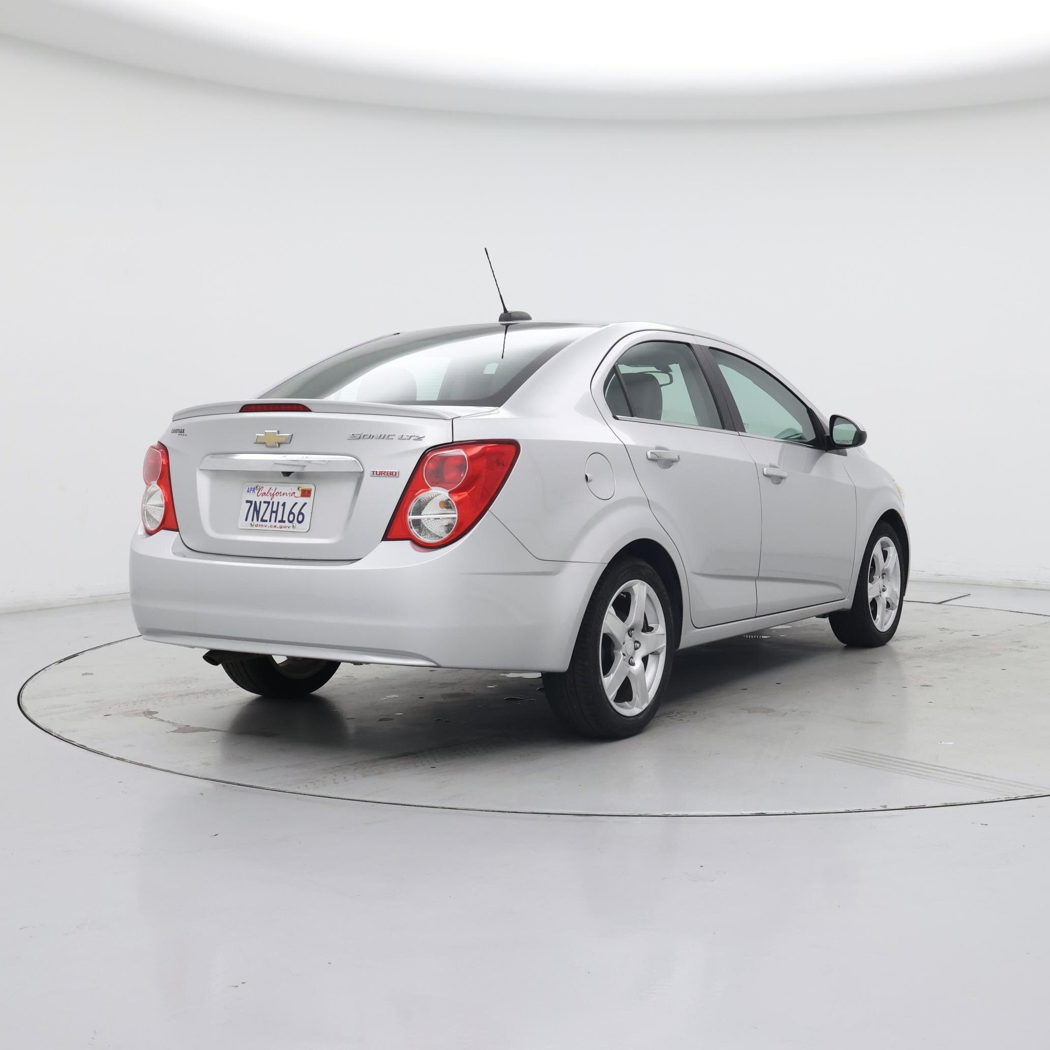 Thumbnail: 2016 Chevrolet Sonic - 8