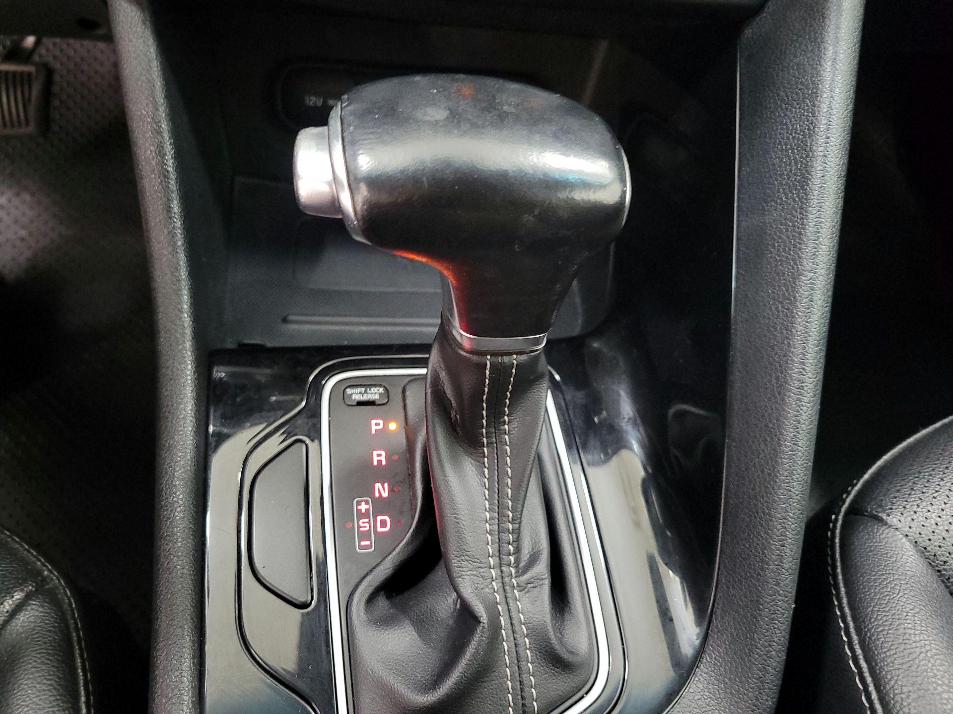 Thumbnail: 2022 Kia Niro - 17