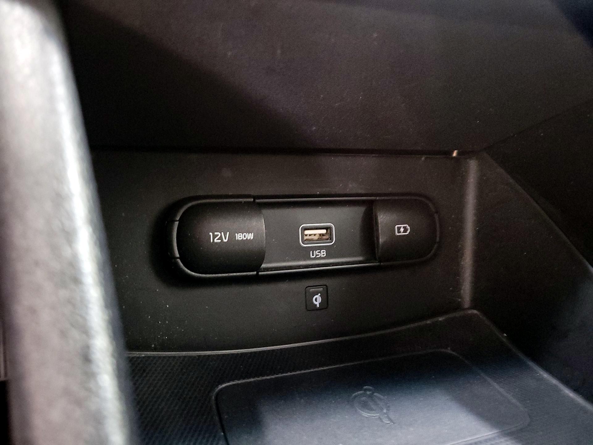 Thumbnail: 2022 Kia Niro - 18