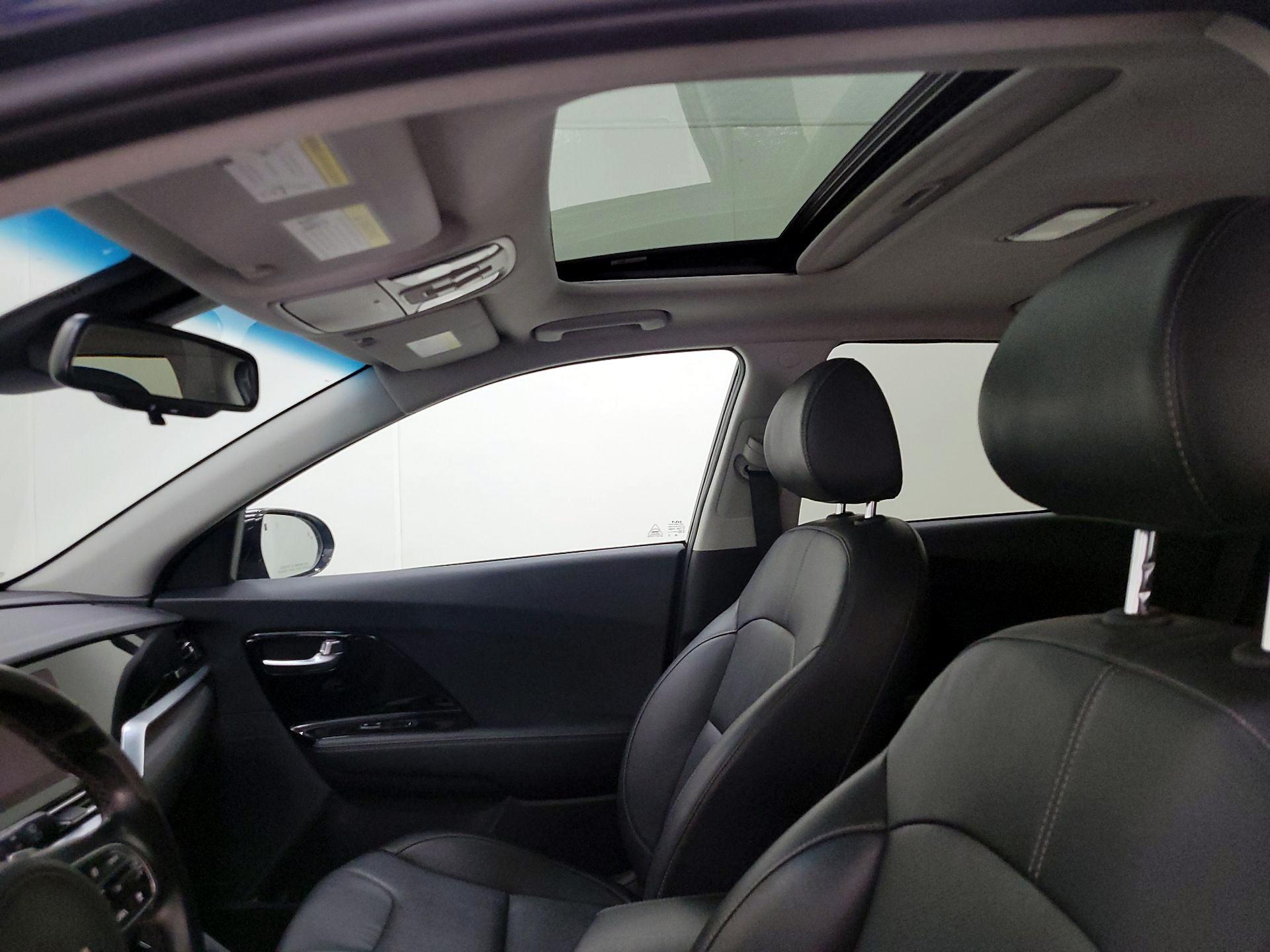 Thumbnail: 2022 Kia Niro - 19
